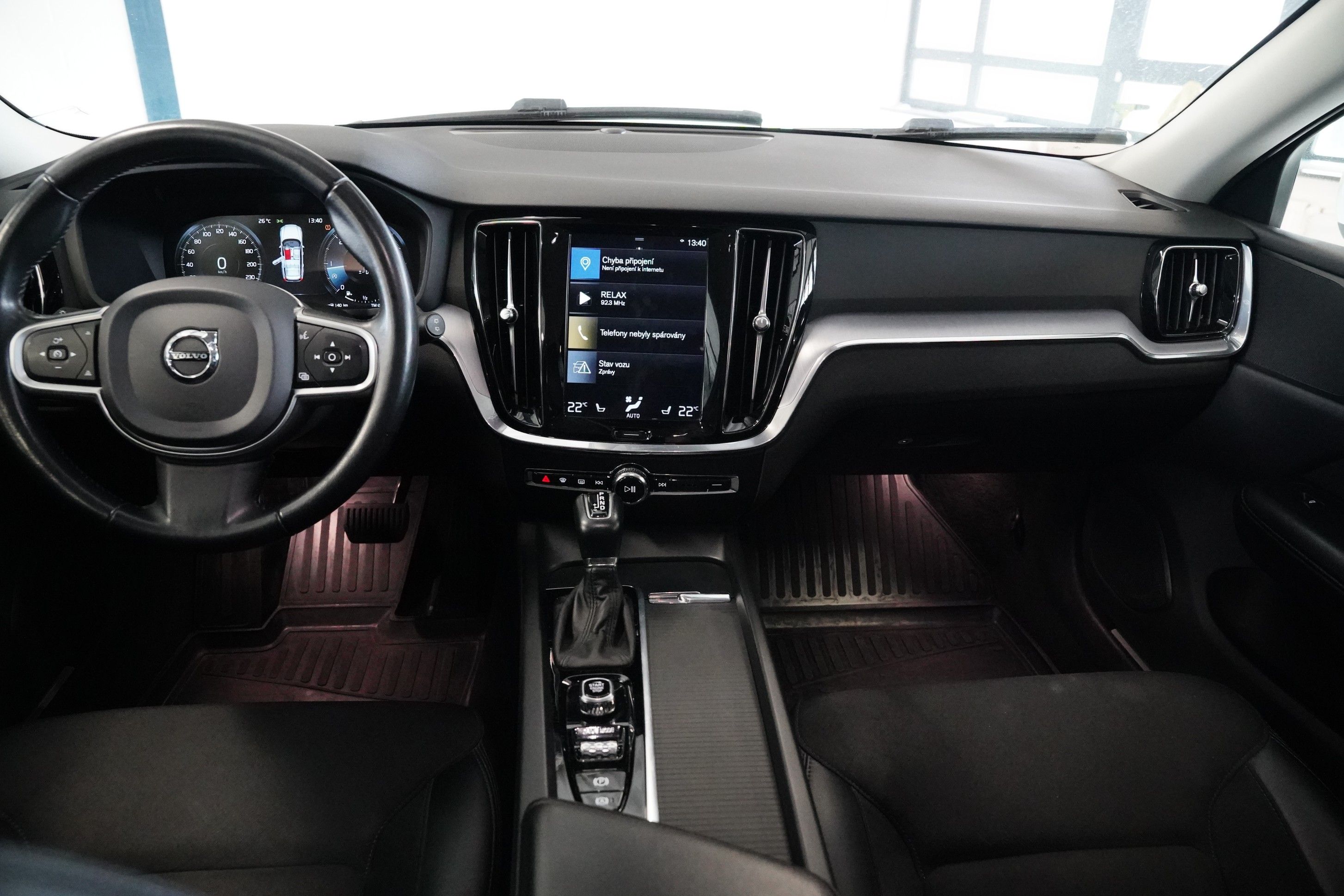 Volvo V60, D4 140 kW Momentum - fotka 5