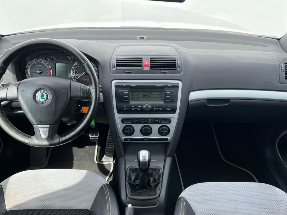 Škoda Octavia, 2,0 TDi 125kW  II. RS - fotka 5
