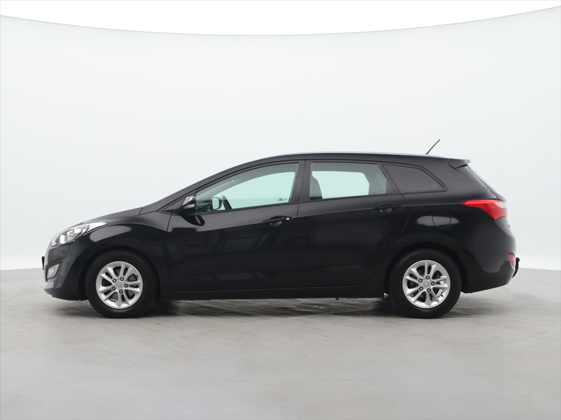 Hyundai i30, 1,6 CRDi 81kW Trikolor - fotka 4