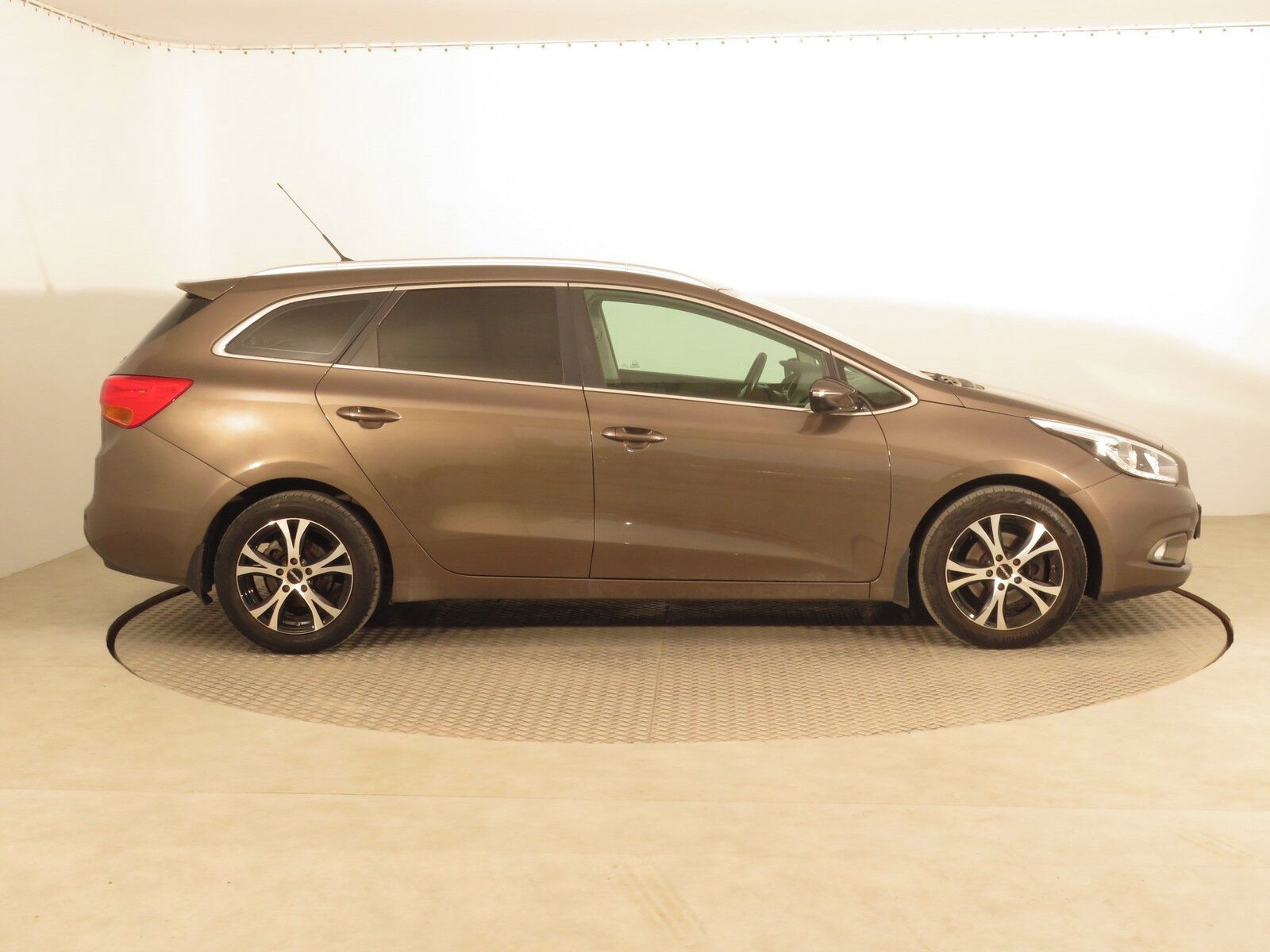 Kia Cee´d, 1.4 CVVT, Serv.kniha - fotka 6