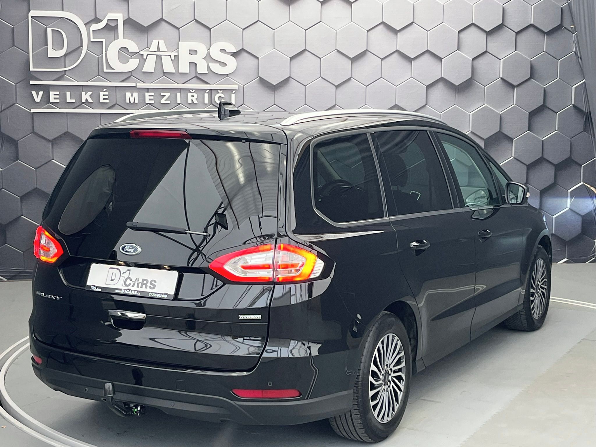 Ford Galaxy, 2.5 HEV TITANIUM 7 míst - fotka 5