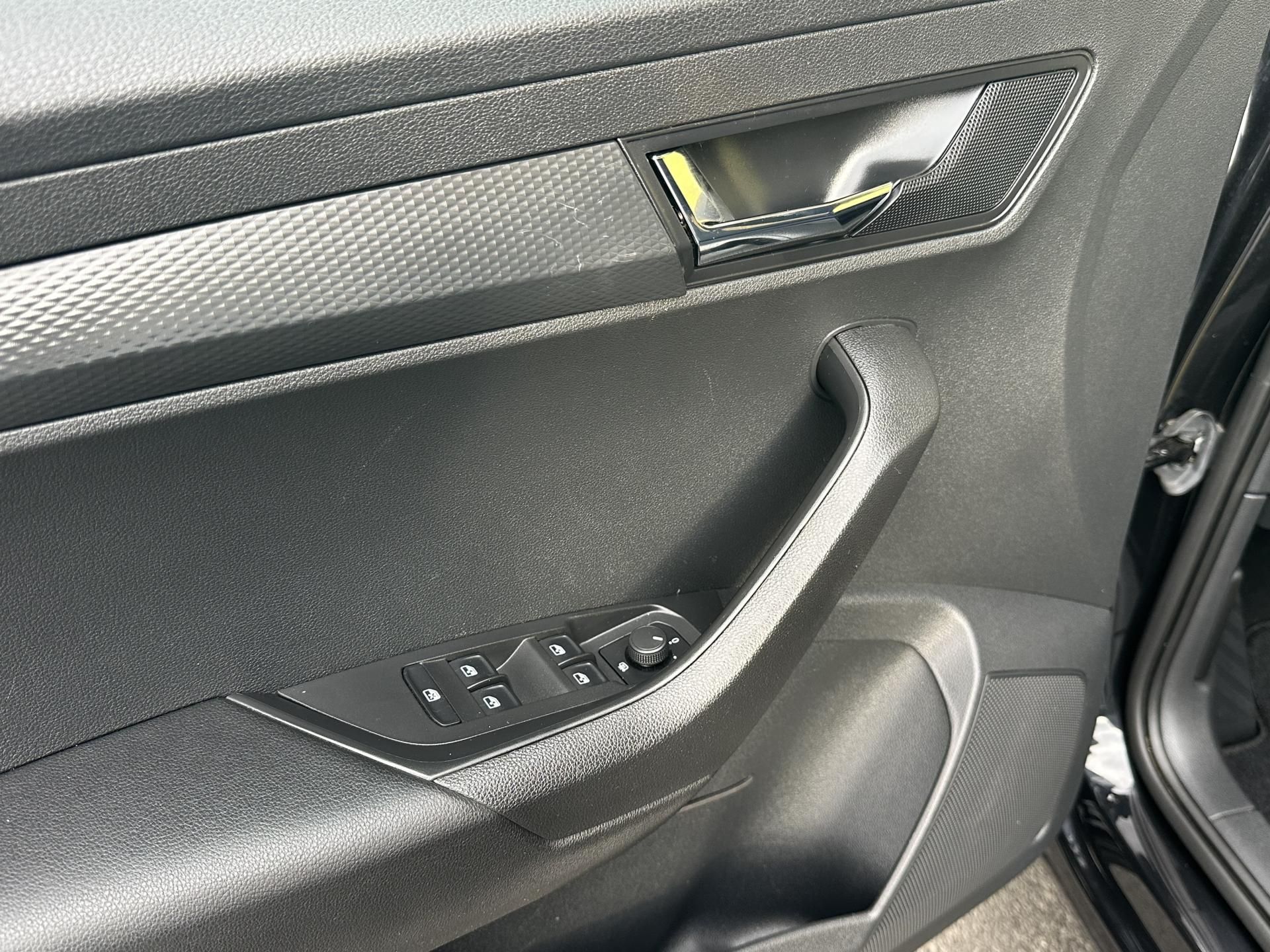 Škoda Karoq, 1.0TSI/85kW * 1.Maj. - fotka 5