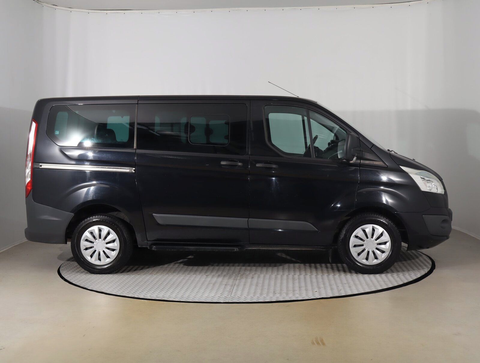 Ford Tourneo Custom, 2.2 TDCi, Trend - fotka 6