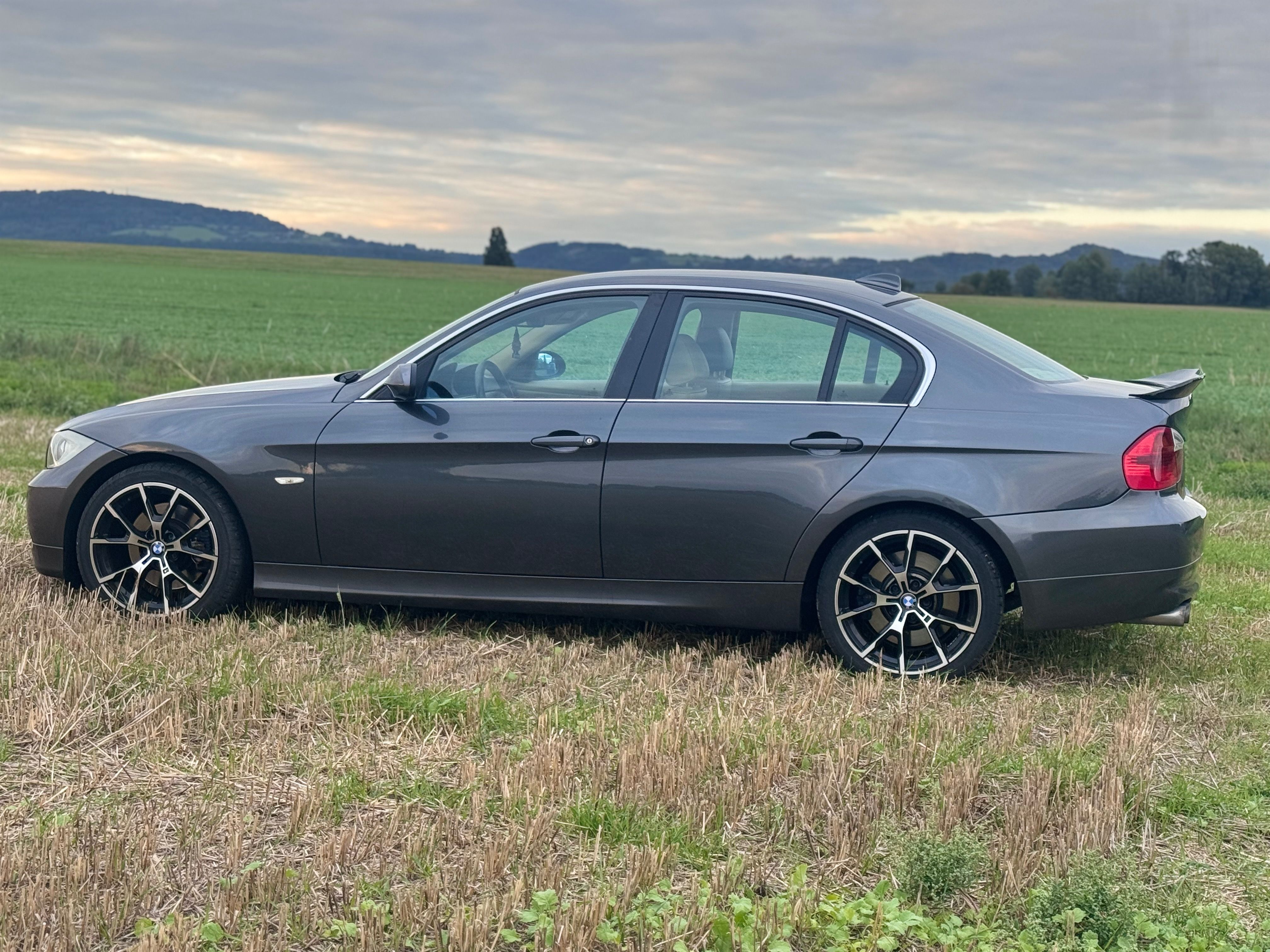 BMW Řada 3, 330d - fotka 3