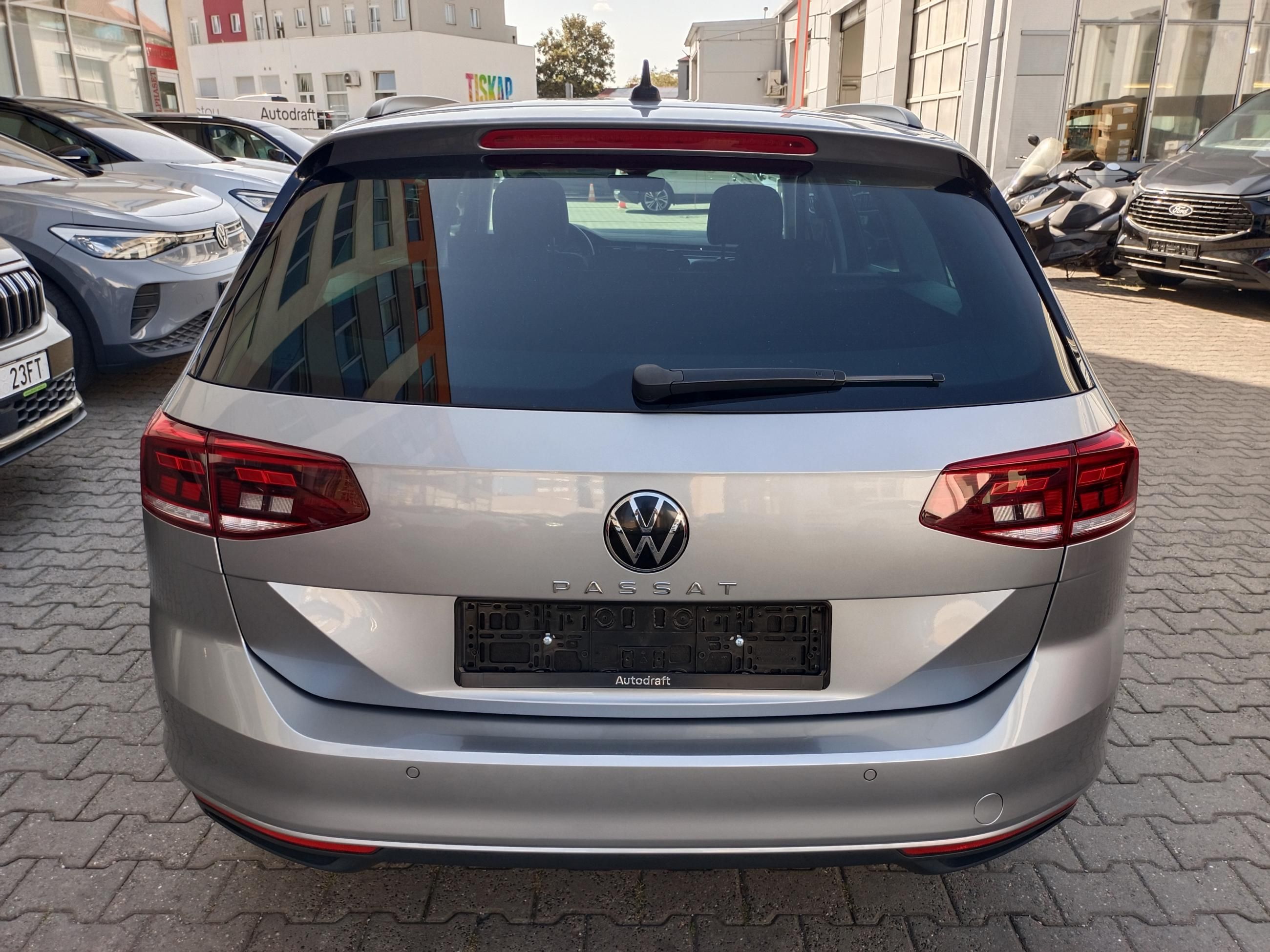 Volkswagen Passat Variant, 2.0 TDI 110kW DSG / Tažné - fotka 5