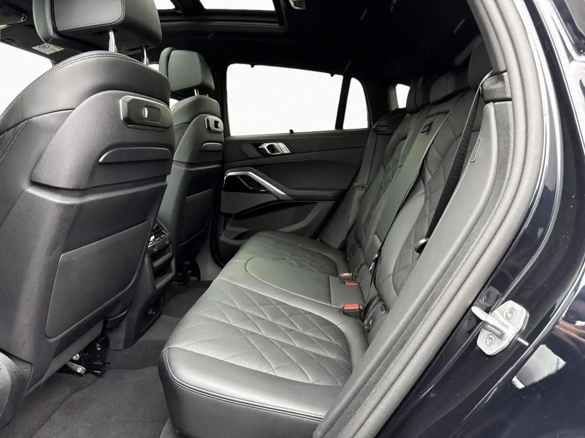 BMW X6, xDrive30d M-Sport Pano NezT Ve - fotka 6