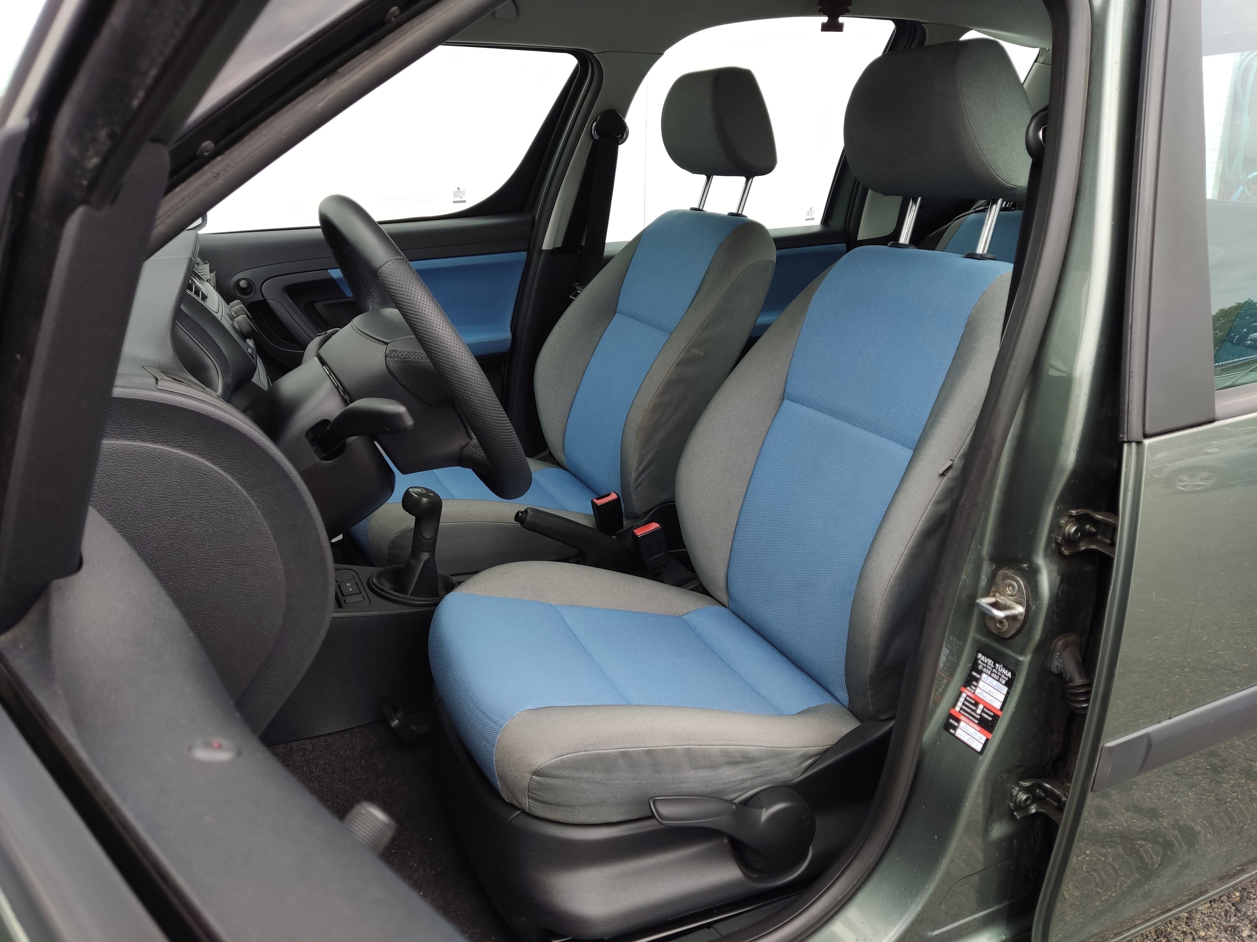 Škoda Roomster, 1.2 HTP 51 kW Roomster - fotka 6