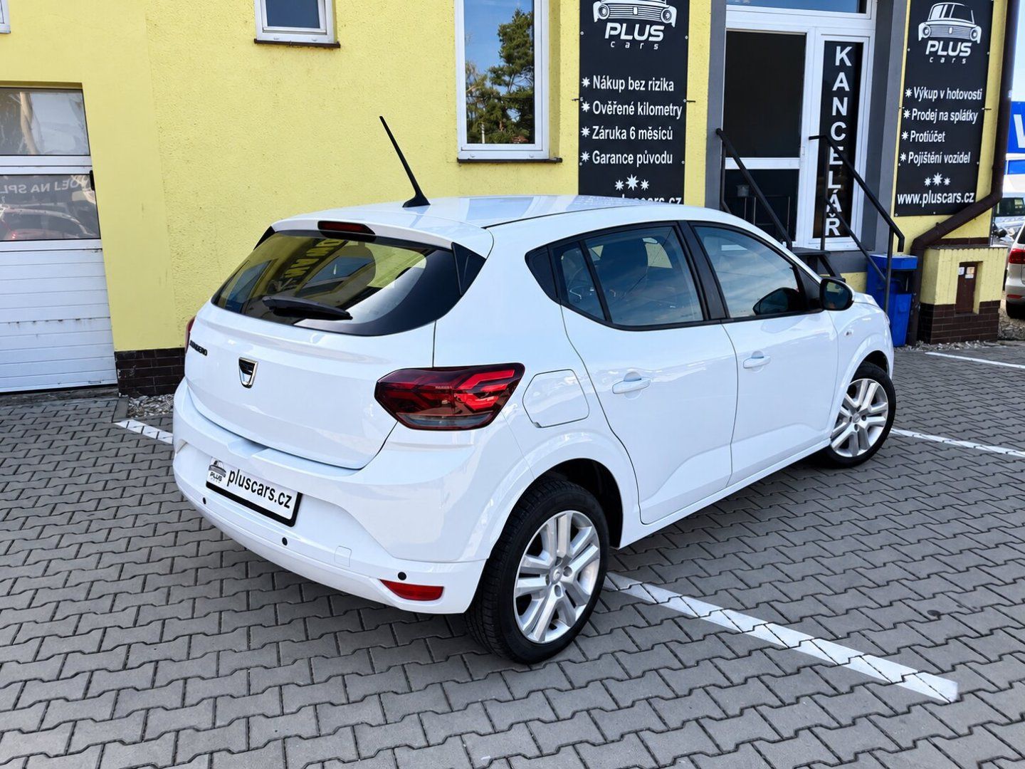 Dacia Sandero, 1,0i (67kW)*STK DO 8/2028* - fotka 2