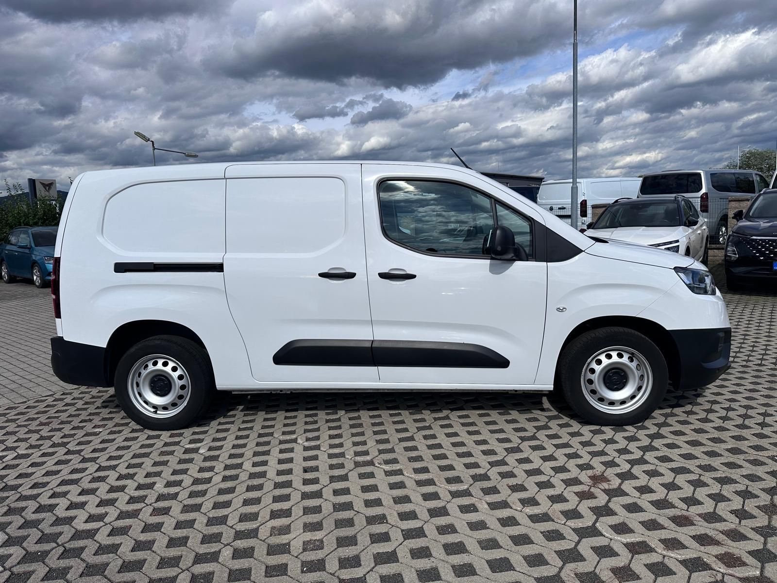 Toyota Proace City, 75 kW - fotka 3
