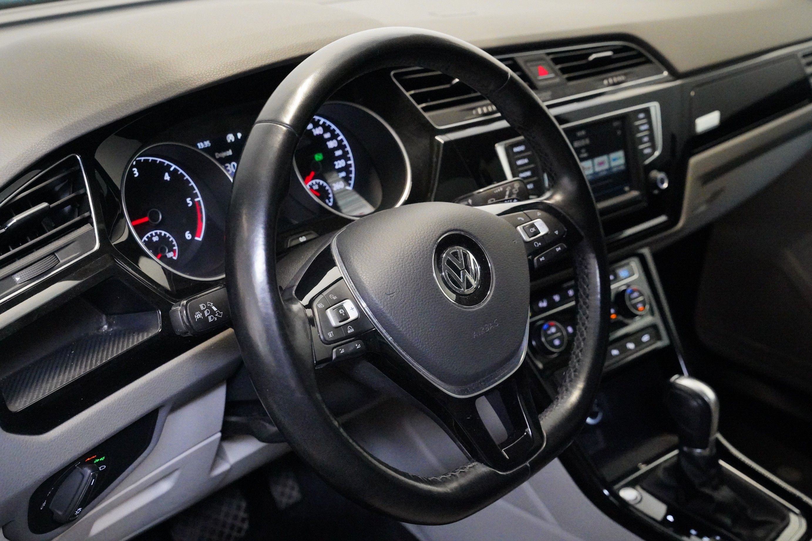 Volkswagen Touran, 2.0 TDI 140 kW Highline - fotka 5