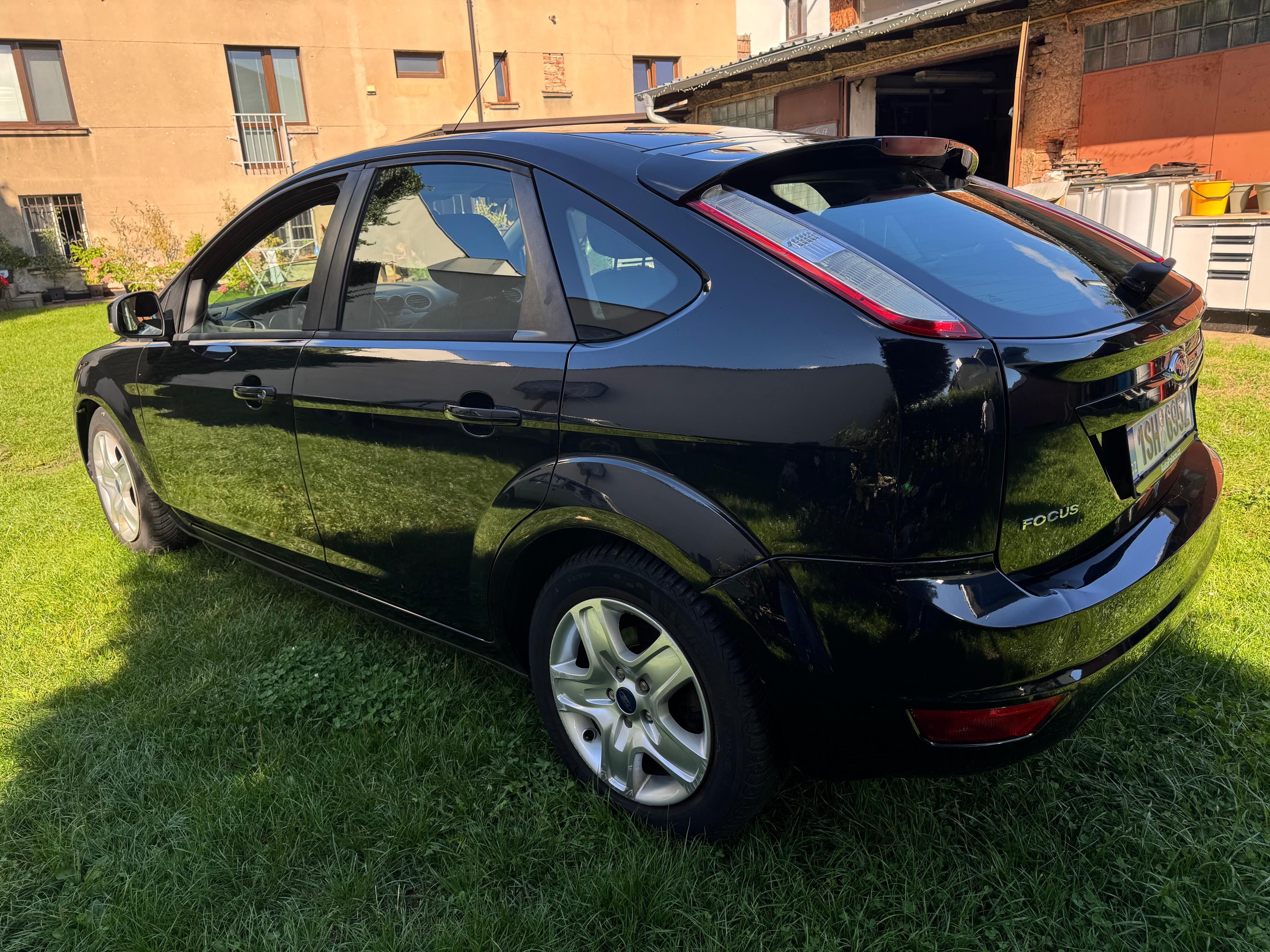 Ford Focus, Ford Focus 1.6 16V - fotka 3
