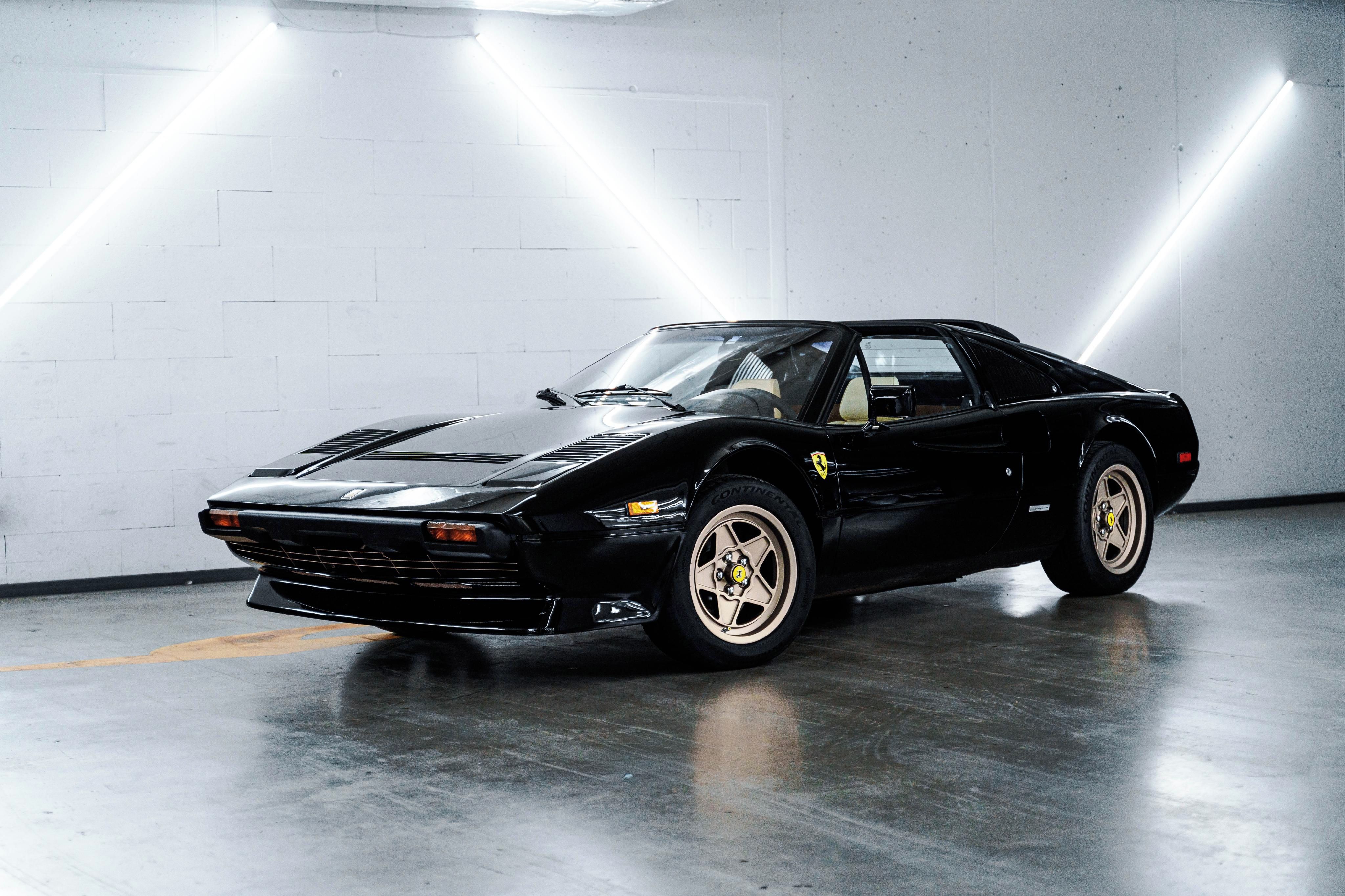 Ferrari, 308 GTS Quattrovalvole V8 - fotka 5