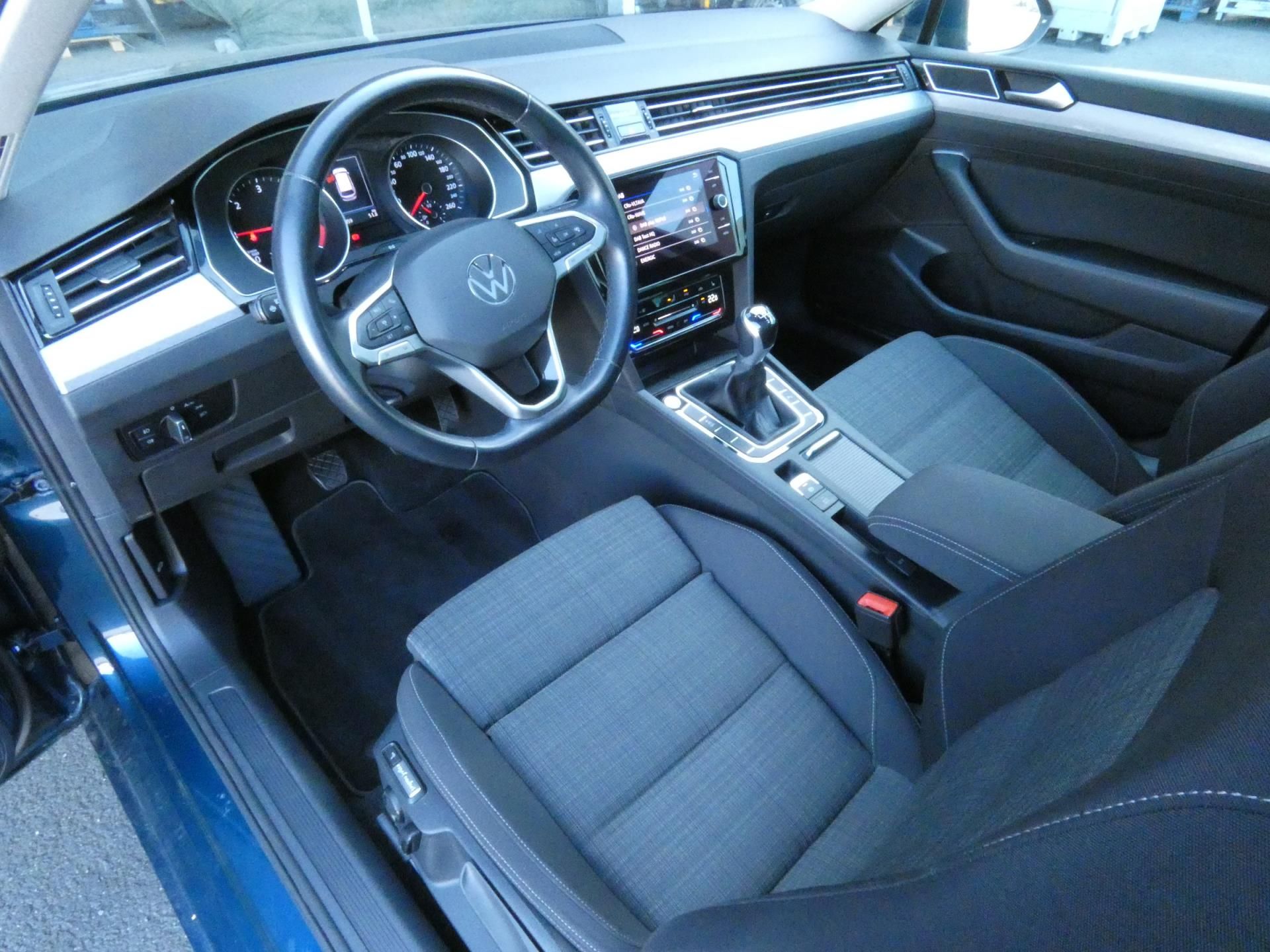 Volkswagen Passat, Business Premium 2.0 TDI 110KW - fotka 5
