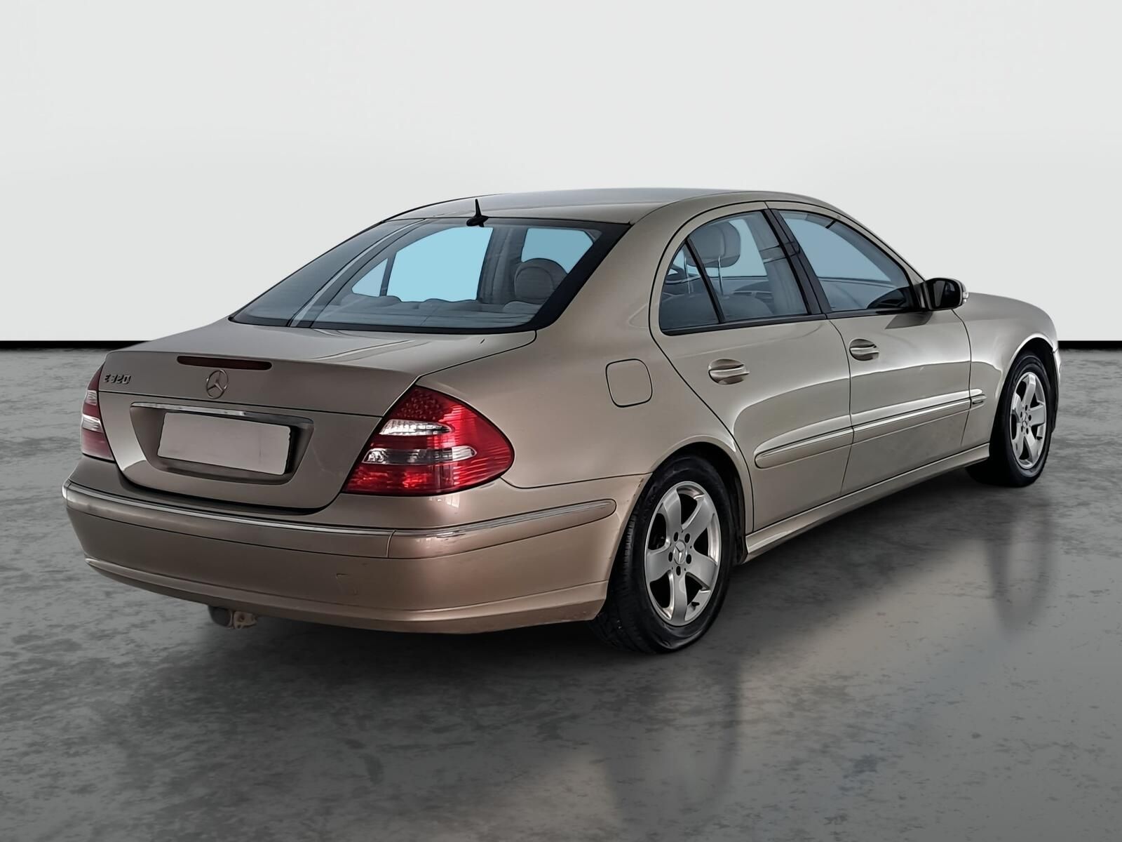Mercedes-Benz Třídy E, 320, Automat, po STK, Tažné - fotka 5