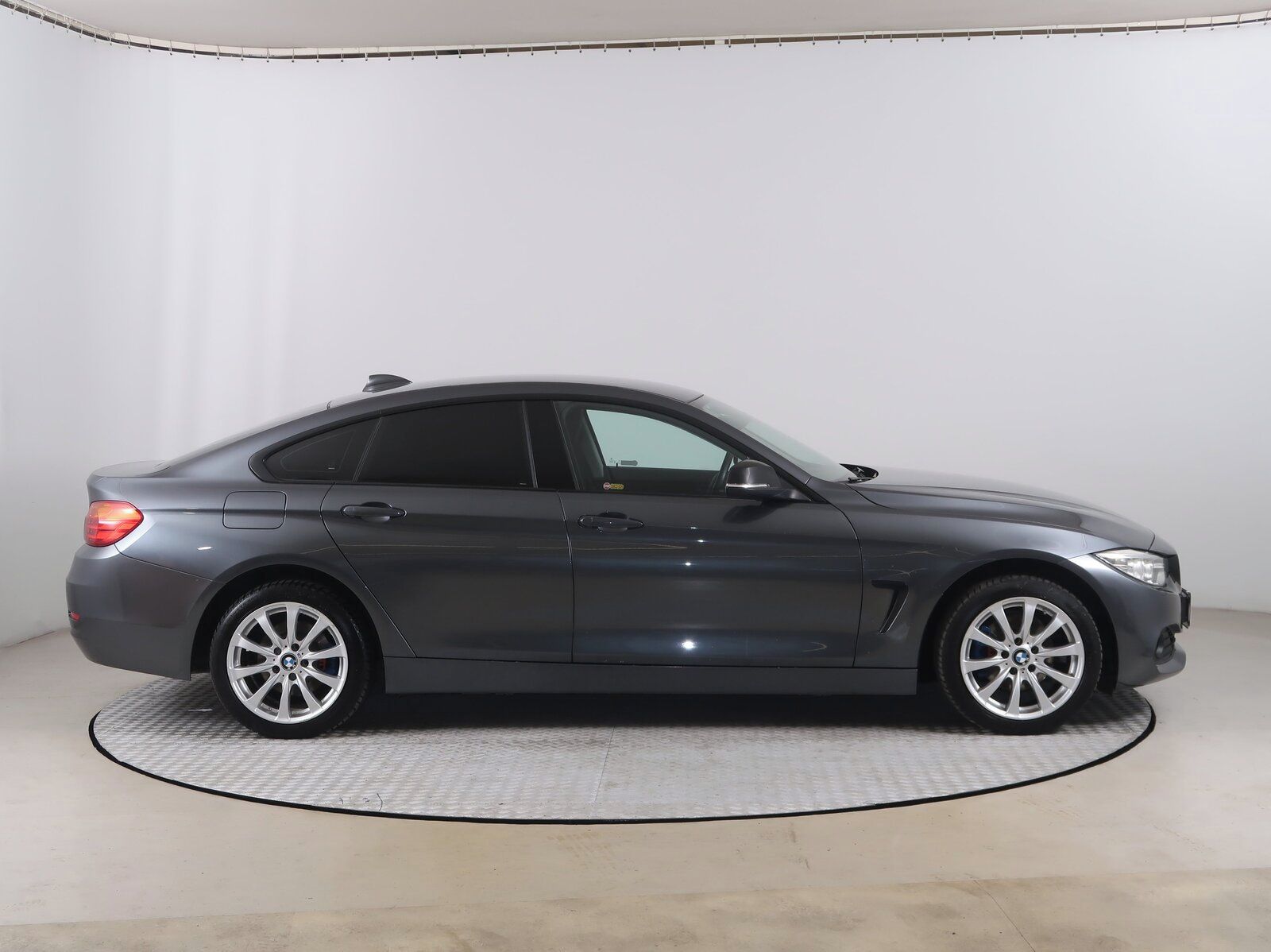 BMW Řada 4, 420i xDrive Gran Coupé , 4X4 - fotka 6