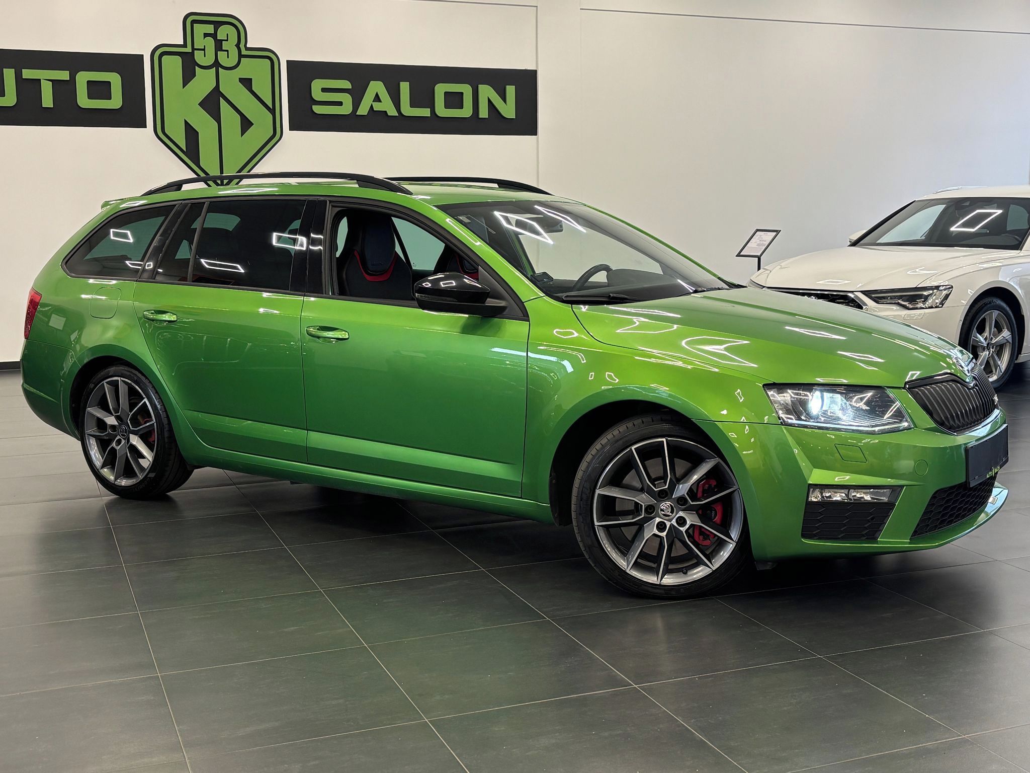 Škoda Octavia, RS 2.0 TDI 135kW, Rallye-Green - fotka 2