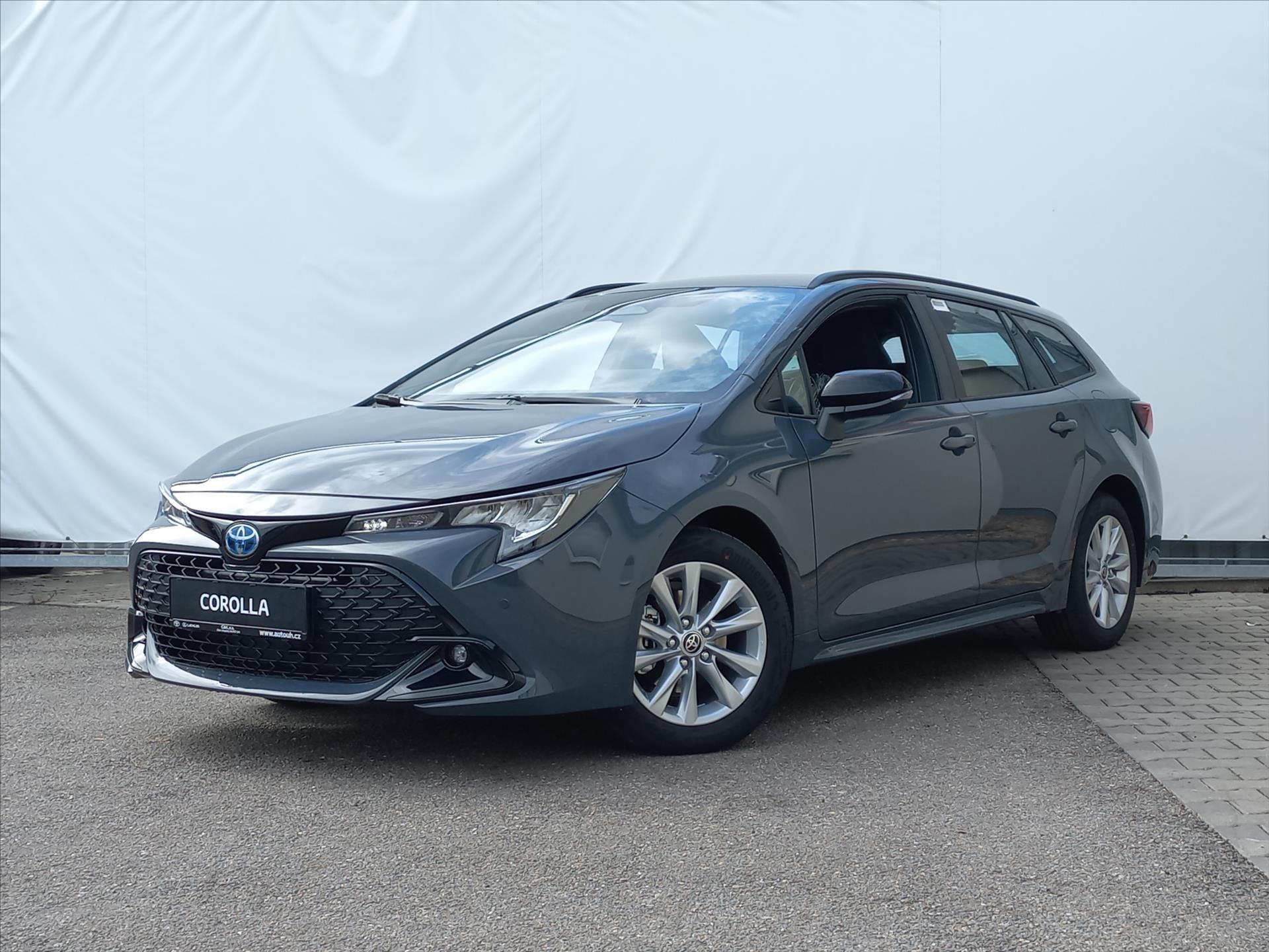 Toyota Corolla, 1,8 Hybrid e-CVT 140k  TS Comf - fotka 2