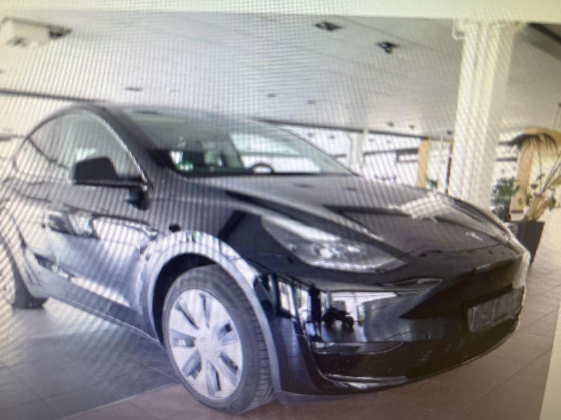 Tesla Model Y, LONG RANGE DUAL MOTO 93,6% - fotka 2