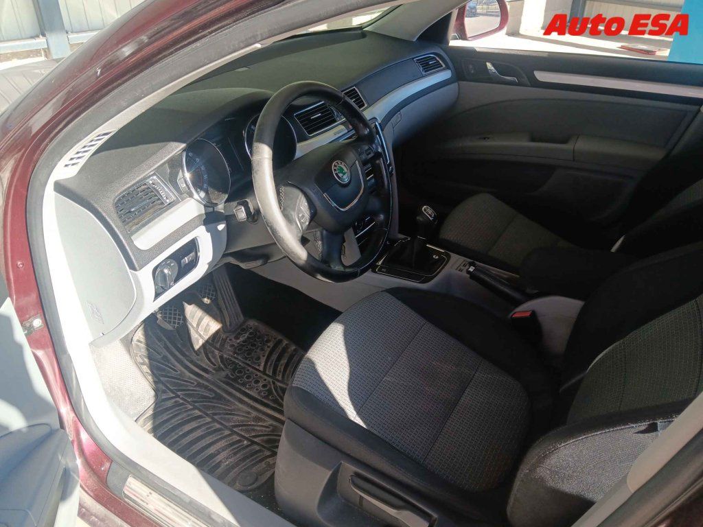 Škoda Superb, 2.0TDi,ČR - fotka 3