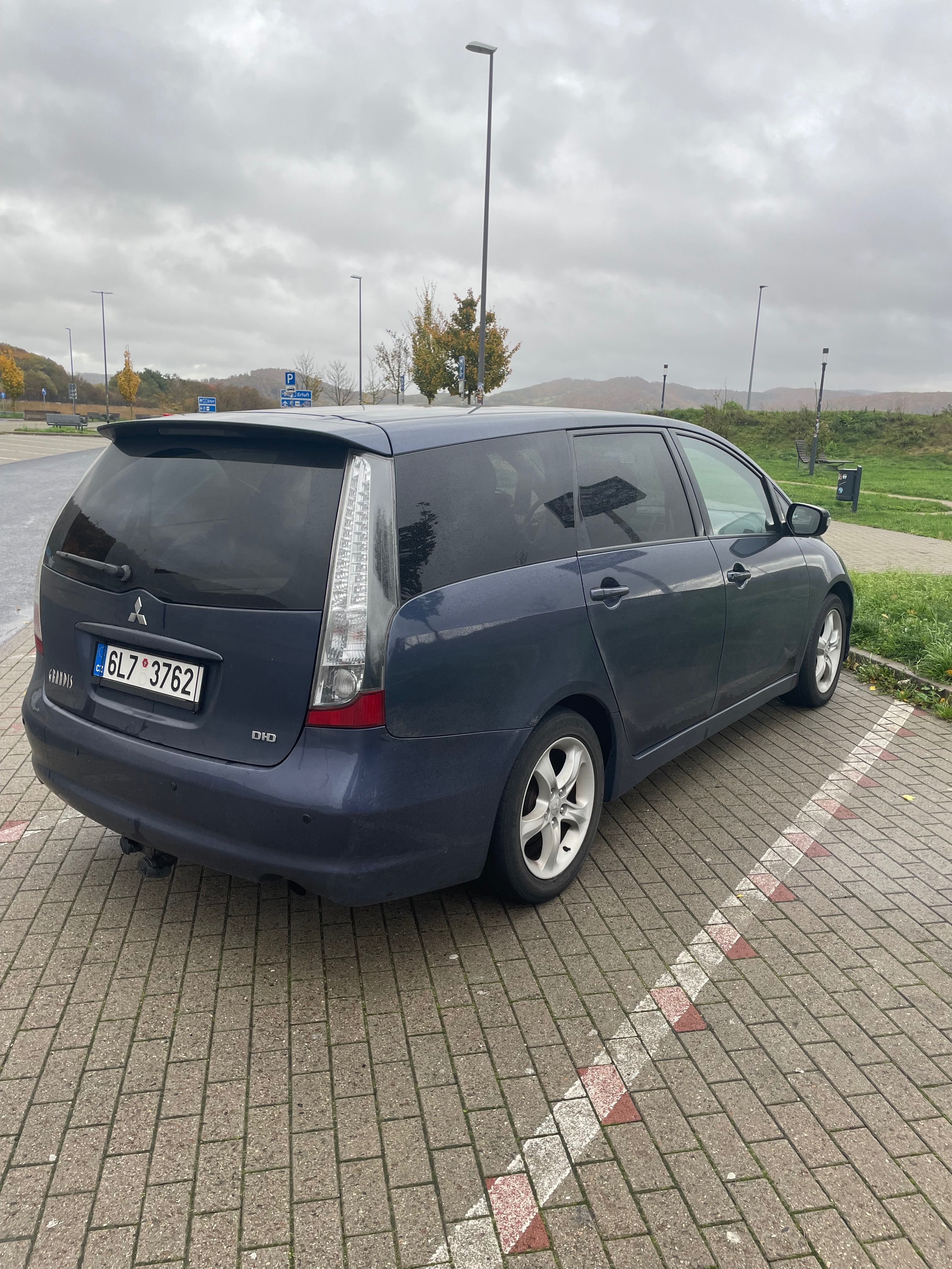 Mitsubishi Grandis, 2.0 DI-D 7 míst - fotka 4