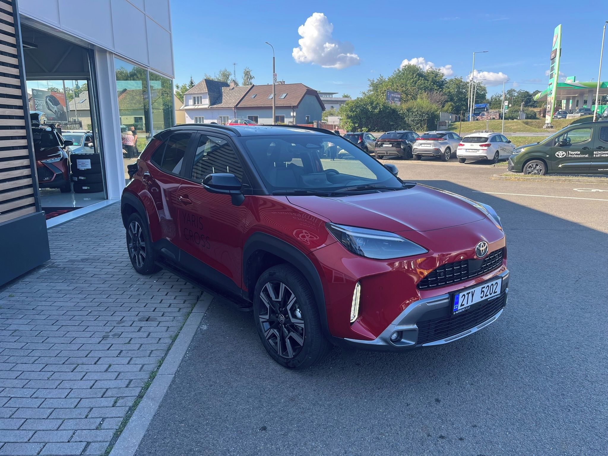 Toyota Yaris Cross, 1.5L HEV Executive Bitone 4x4 - fotka 3