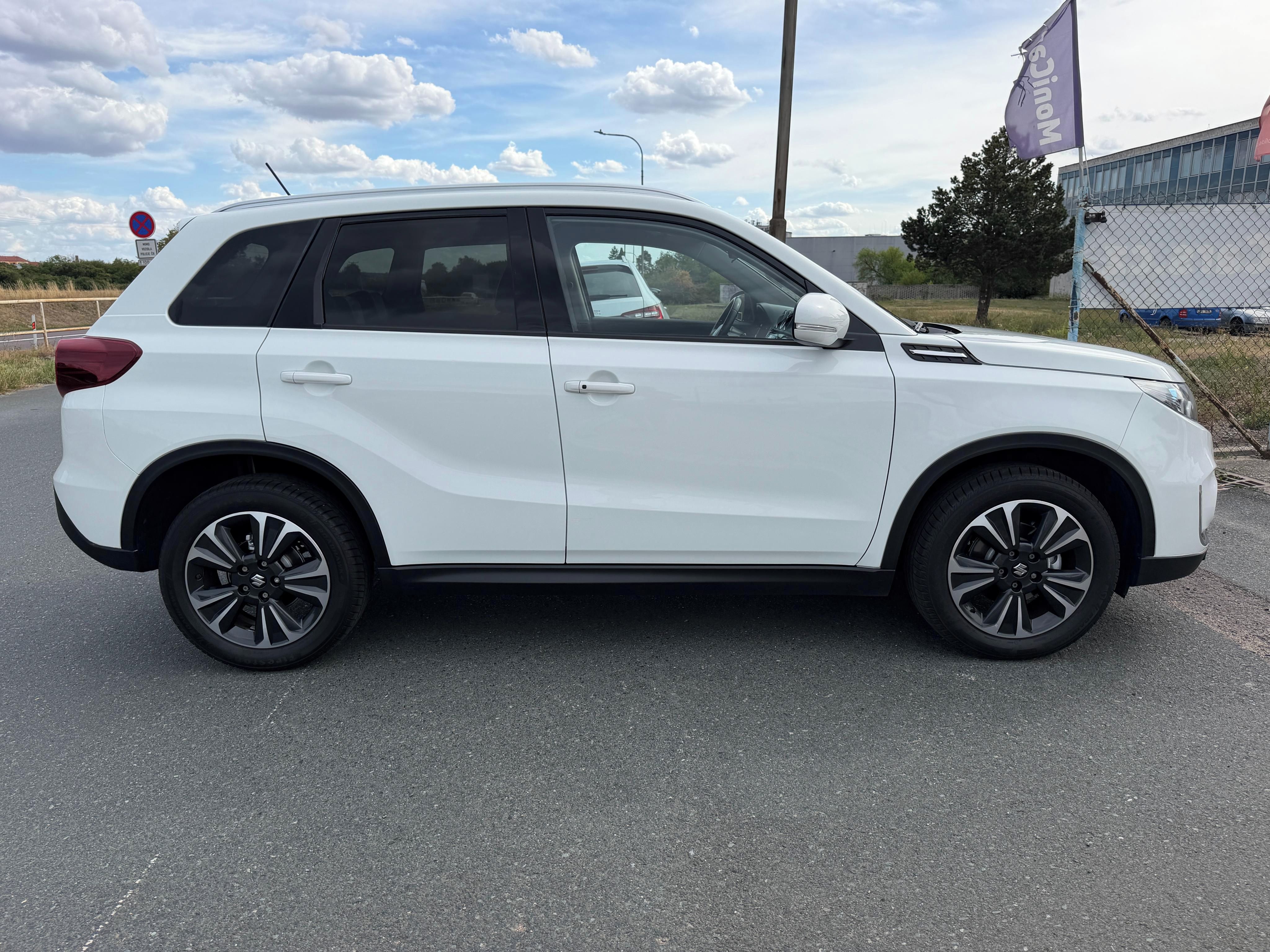 Suzuki Vitara, 1.4 Booster Jet 103kW 4x4 AUT. - fotka 4
