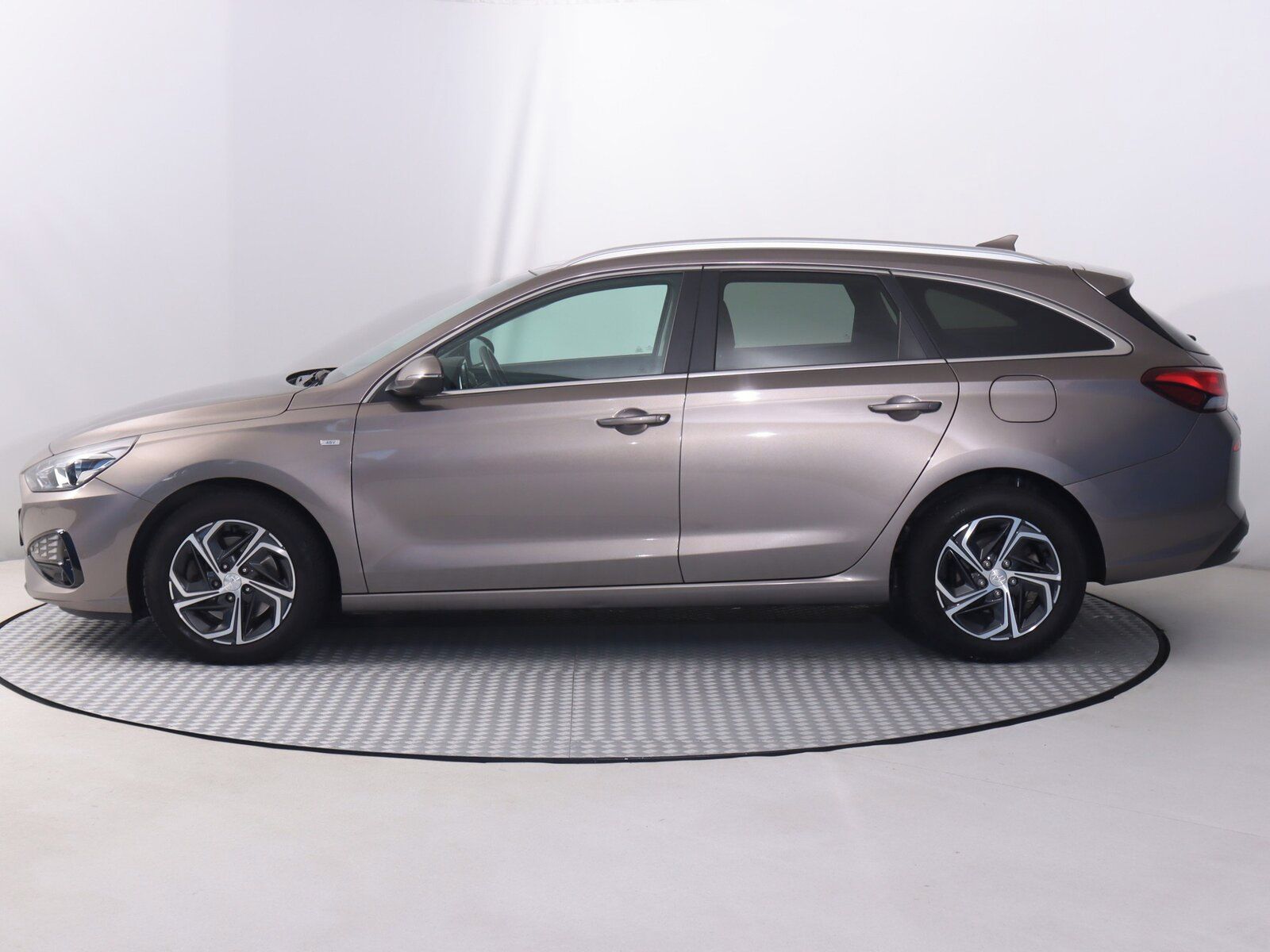 Hyundai i30, 1.5 T-GDI MHEV, Automat - fotka 3