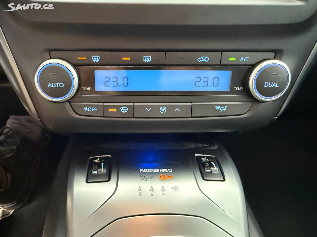 Toyota Avensis, fotka 19