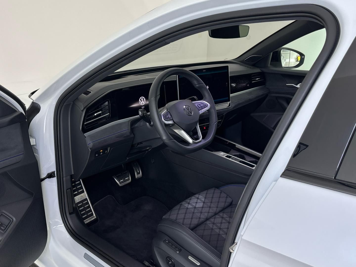 Volkswagen Passat, 1.5 eHybrid / 130 kW R-Line Pe - fotka 6