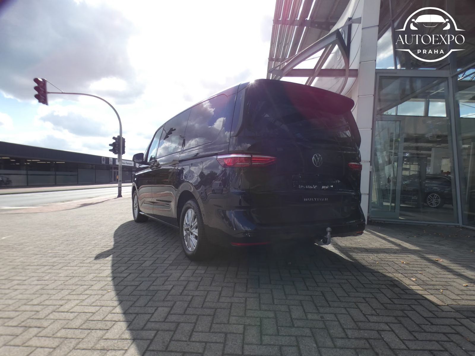 Volkswagen Multivan, 2.0 110KW AHK LED ACC LR - fotka 5