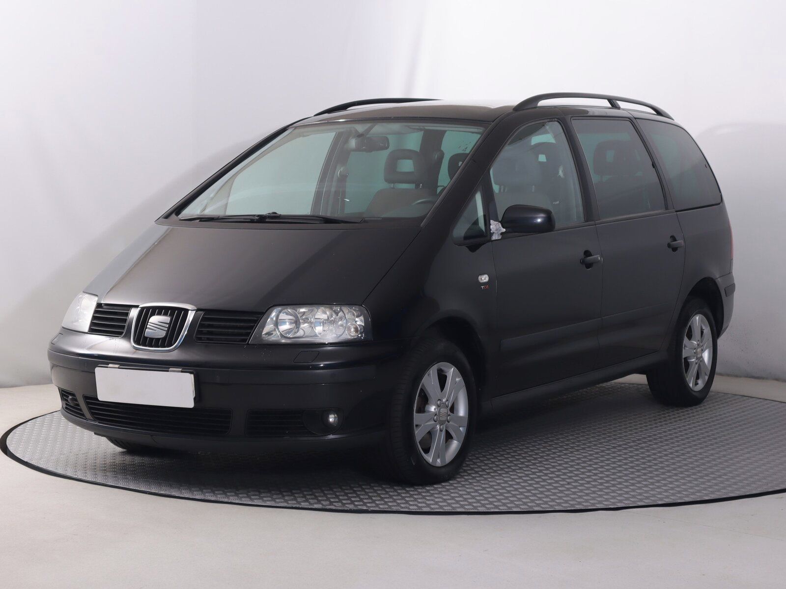 Seat Alhambra, 2.0 TDI, 7 míst - fotka 2