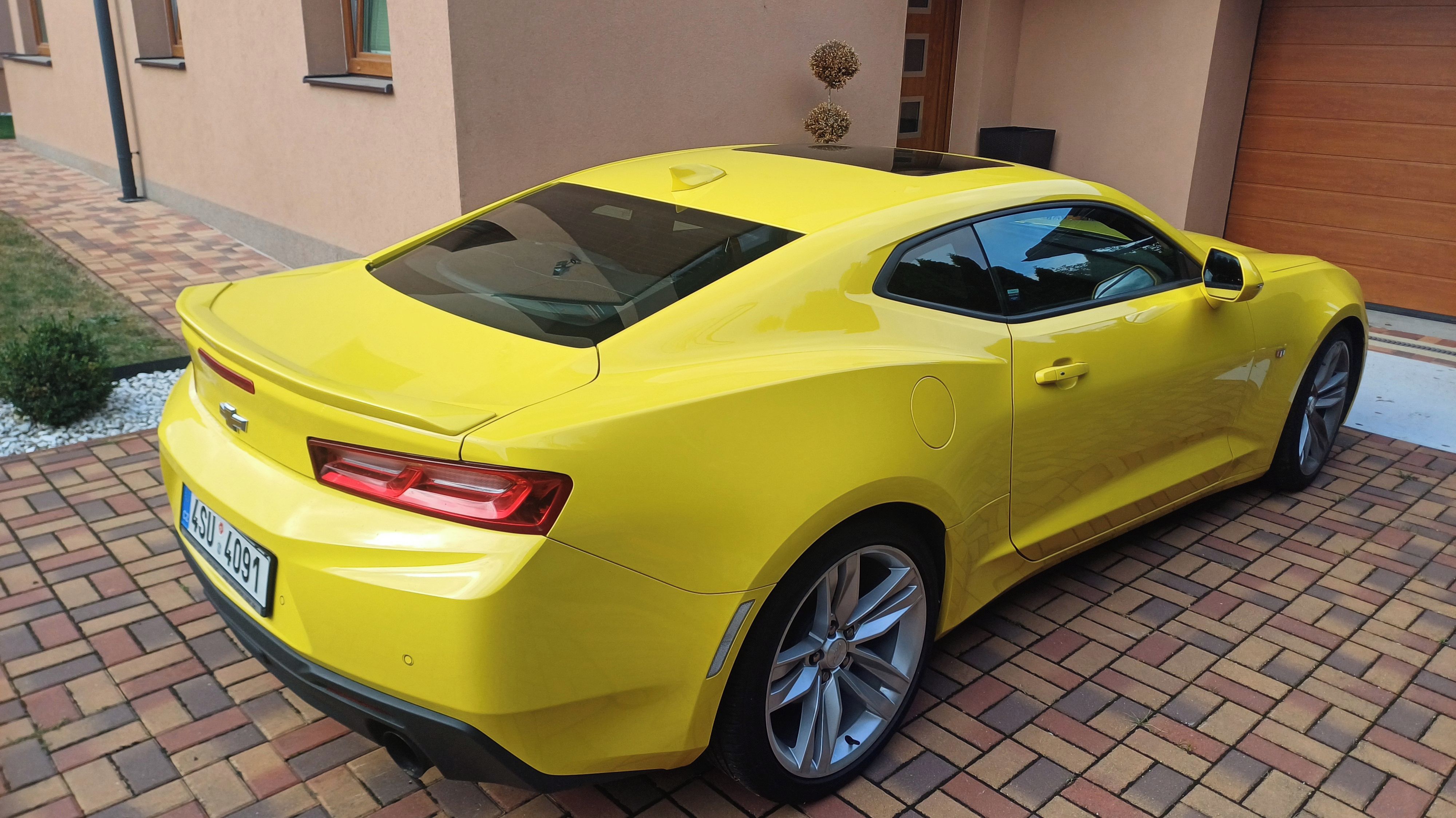 Chevrolet Camaro - fotka 2