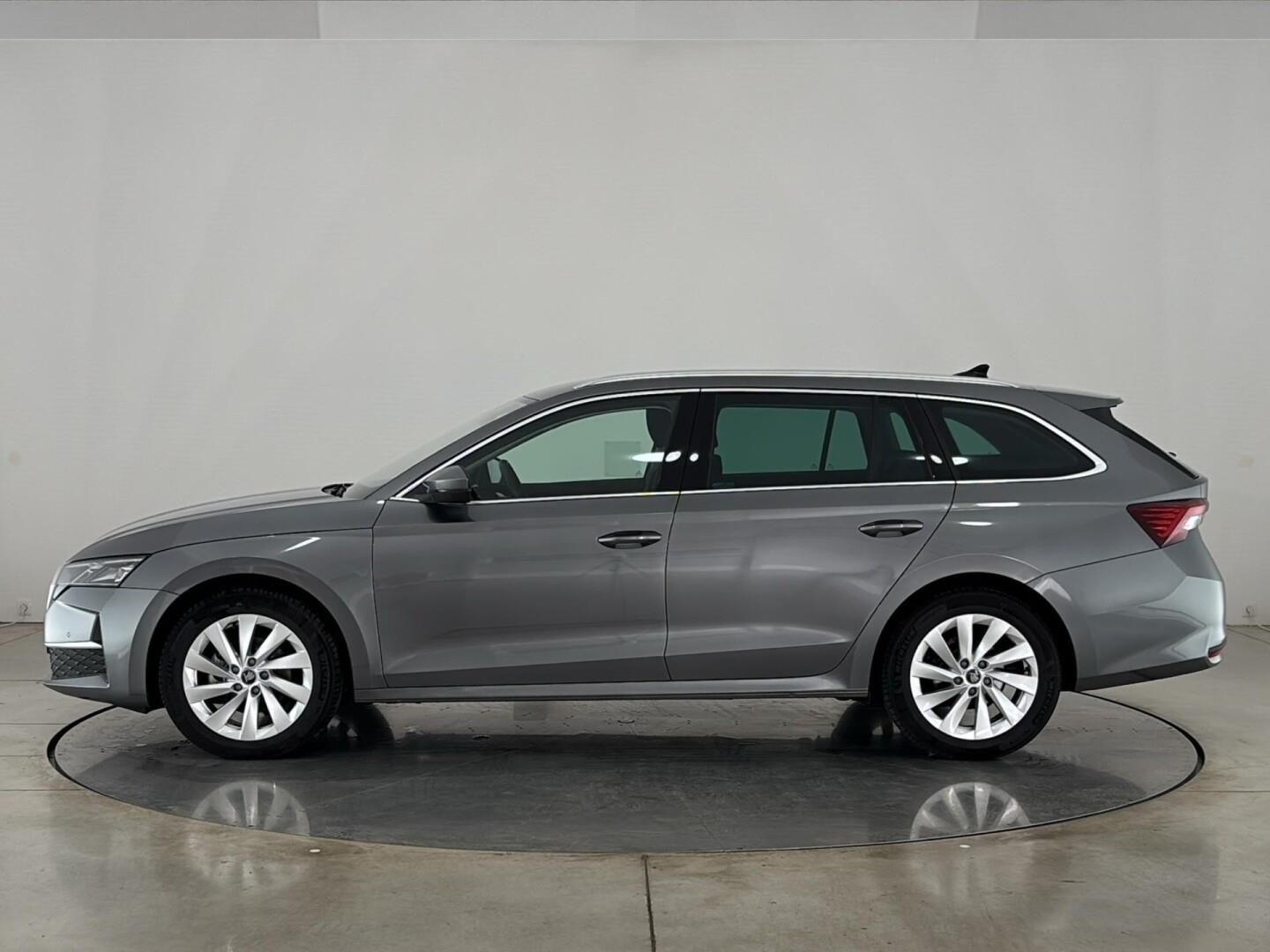 Škoda Octavia, 1.5 TSI / 110 kW Top Selection - fotka 3