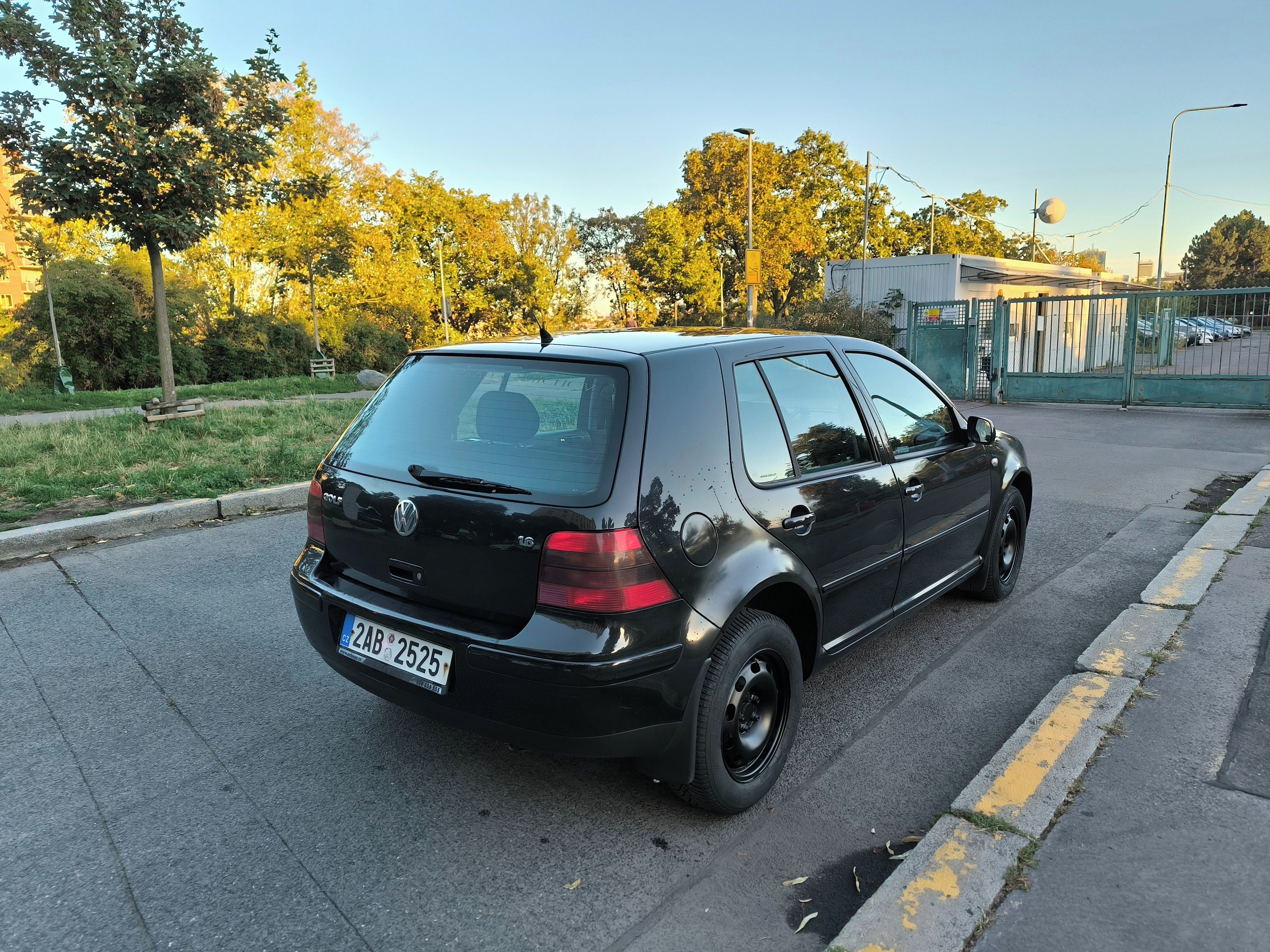 Volkswagen Golf, Volkswagen Golf IV 1.6 16V - fotka 4