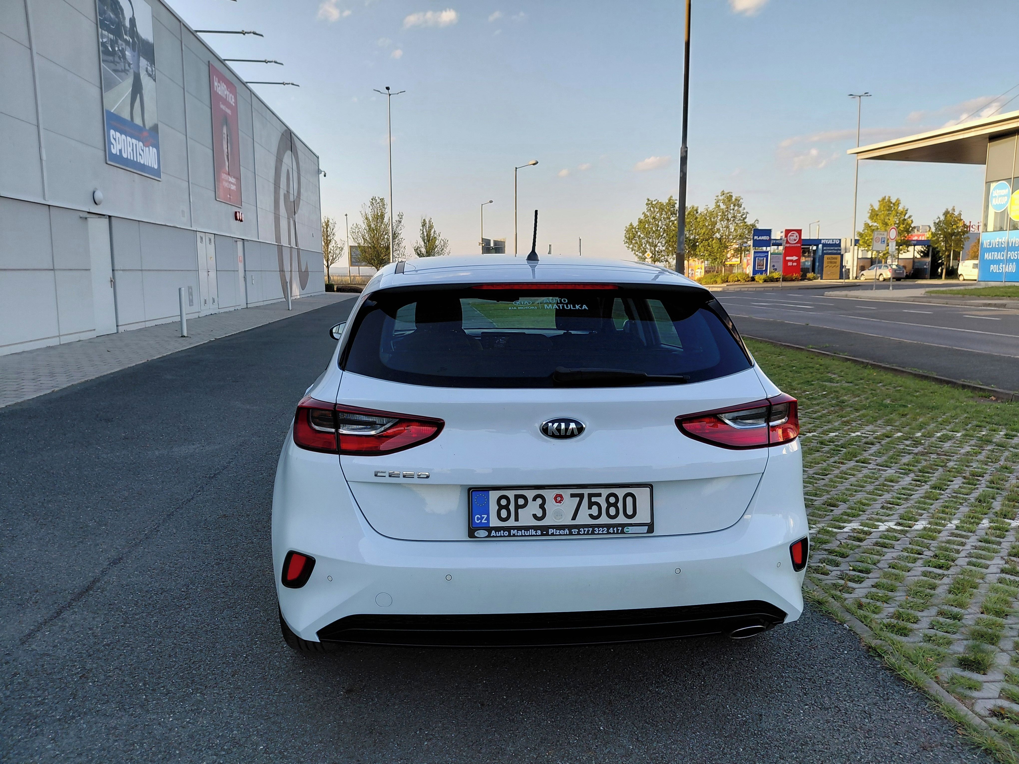 Kia Cee´d, 1.4T-GDI 1.MAJ DPH,VELMI PĚKNÉ - fotka 6