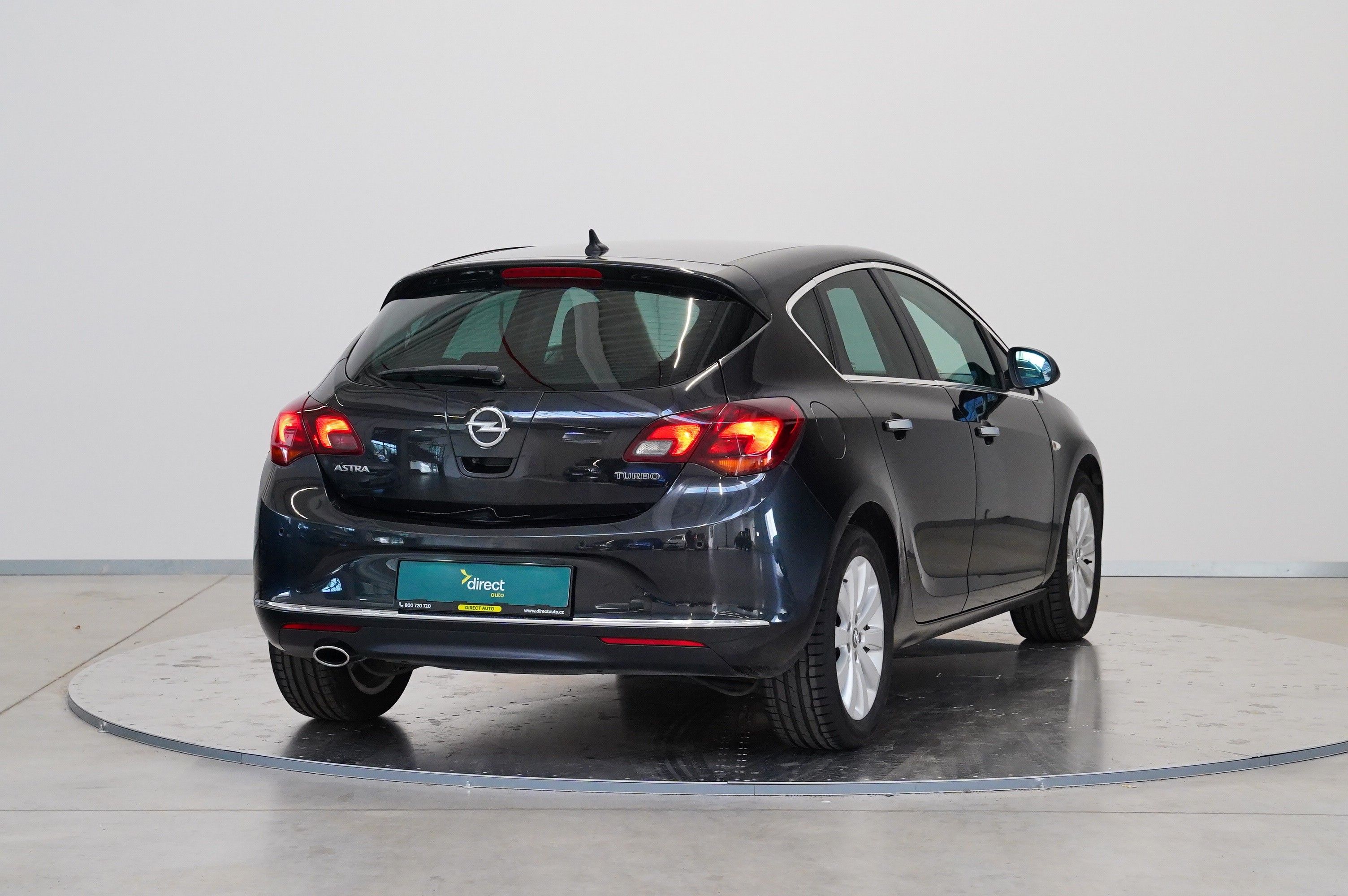 Opel Astra, 1.6i Turbo 125 kW - fotka 3