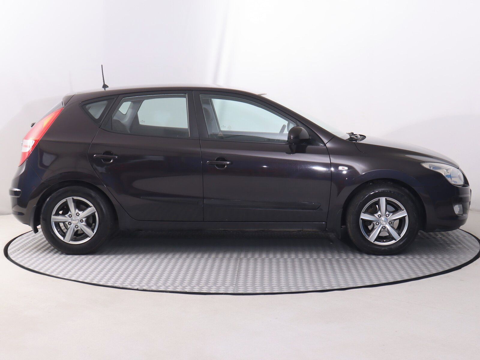 Hyundai i30, 1.4 CVVT, Serv.kniha - fotka 6
