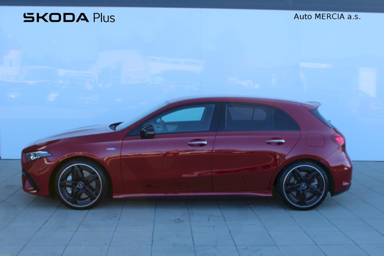 Mercedes-Benz Třídy A, Mercedes-AMG A 35 DCT 4MATIC 2 - fotka 3