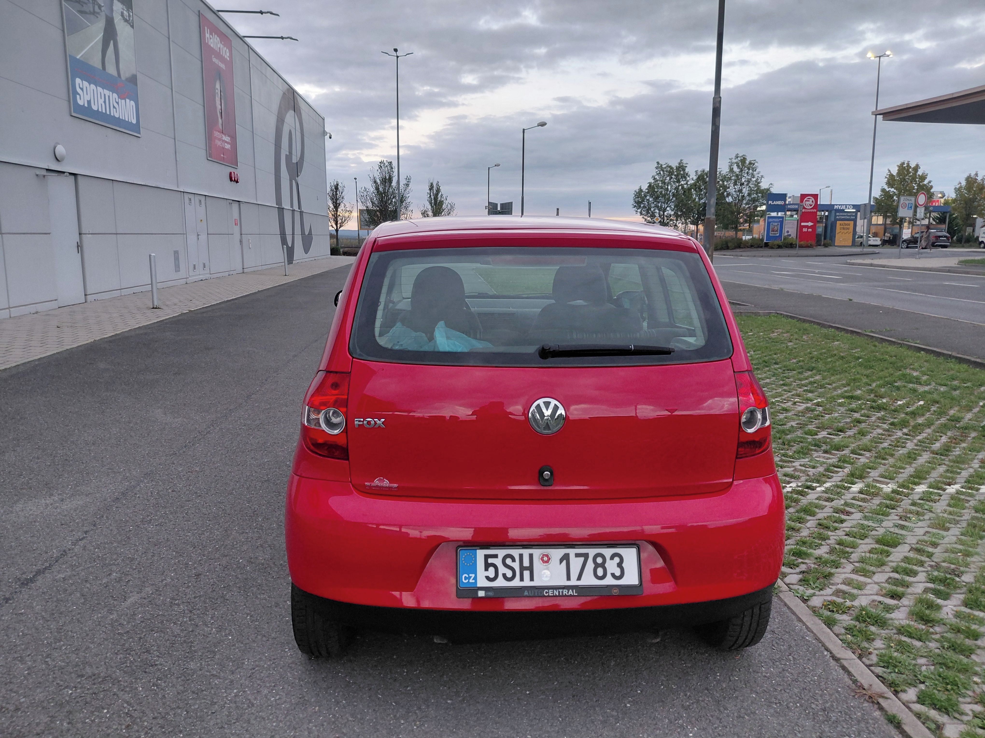 Volkswagen Fox, 1.2i SPOLEHLIVÉ AUTO+KOLA - fotka 6