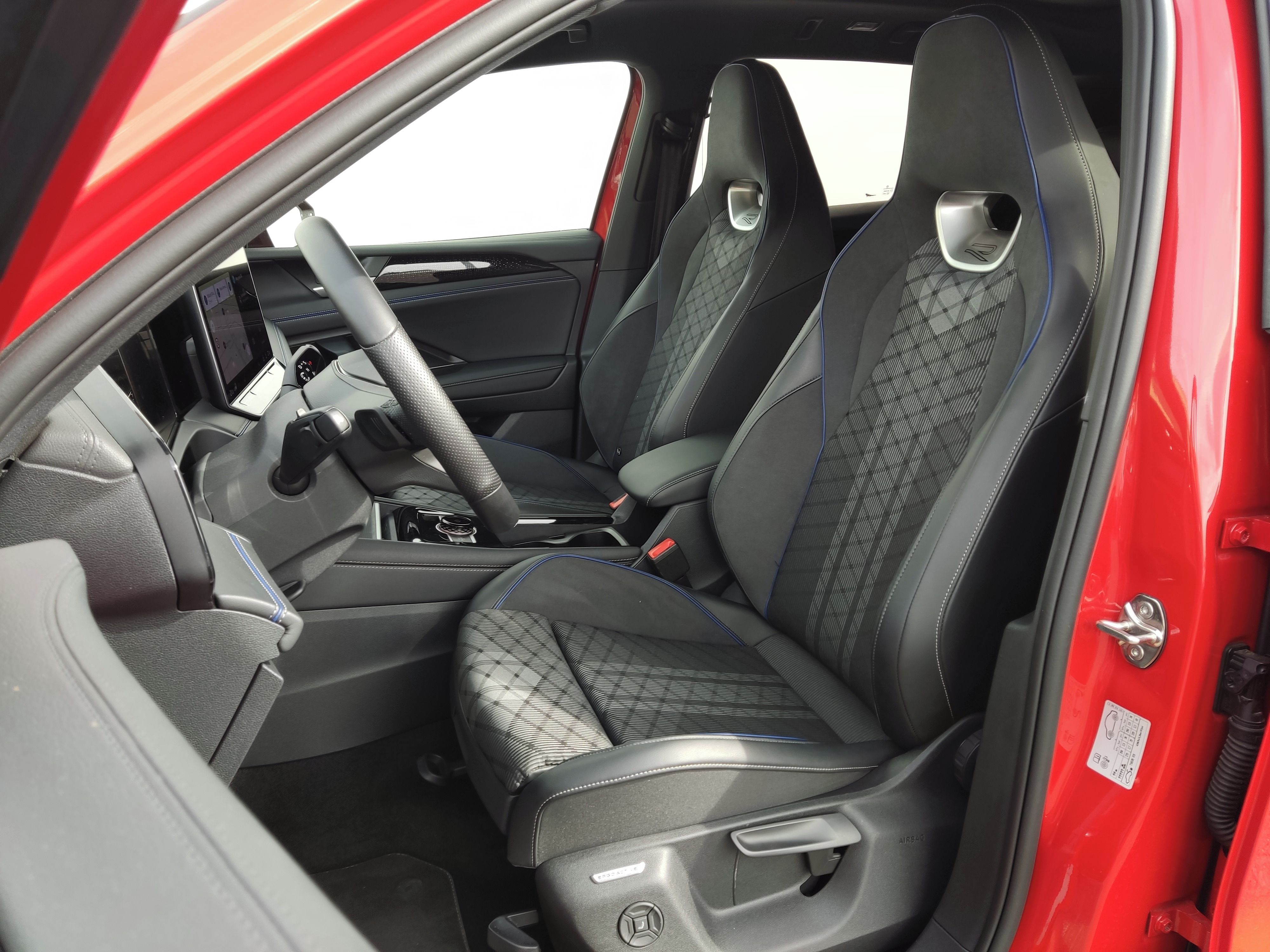 Volkswagen Tiguan, 2.0 TSI DSG 4M R-Line People - fotka 6