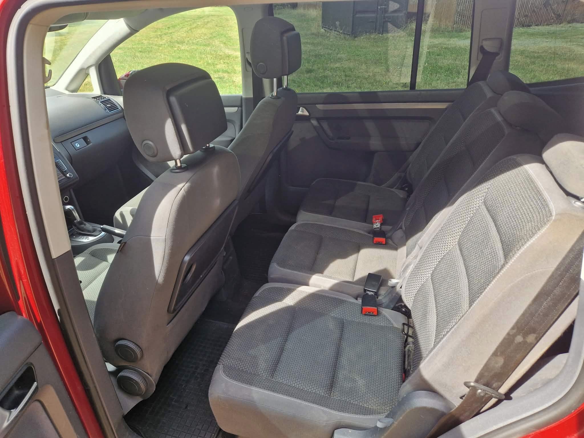 Volkswagen Touran - fotka 4
