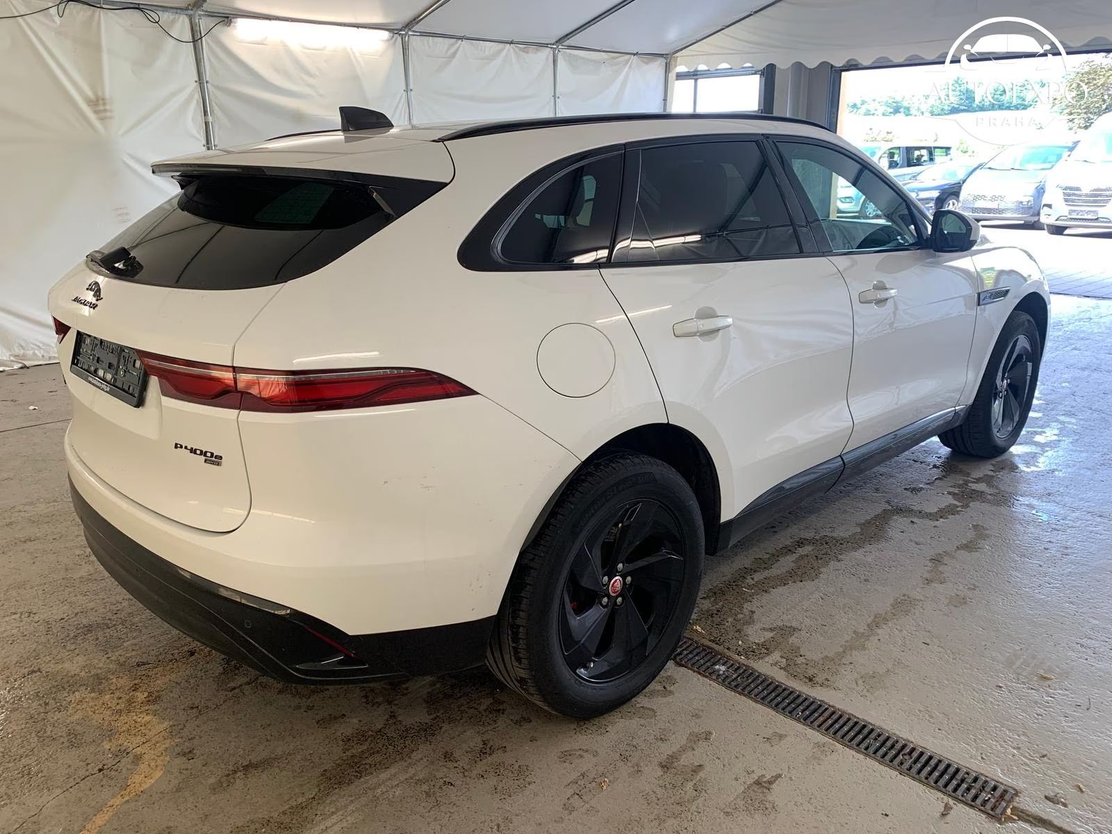 Jaguar F-Pace, P400e AWD Plug-In BlackPack - fotka 3
