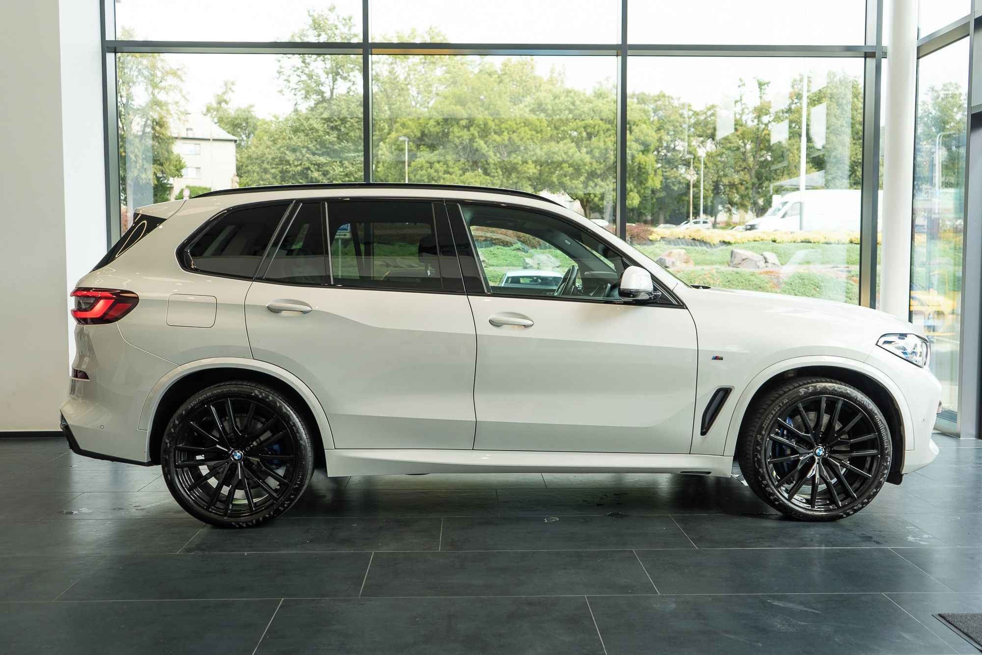 BMW X5, M50d - fotka 4