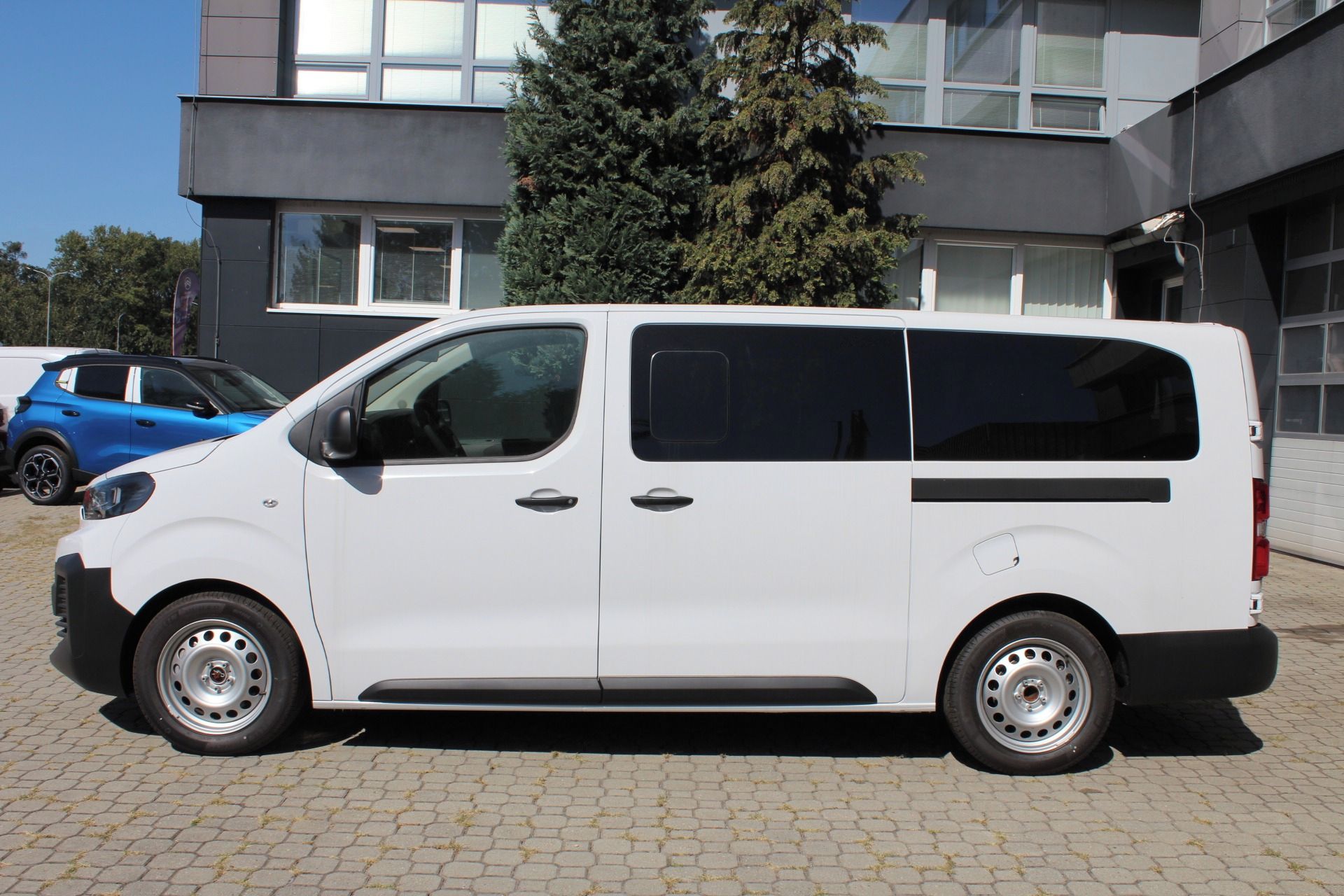 Citroën Jumpy, KOMBI L3 2.2 BlueHDi 150 S&S M - fotka 2