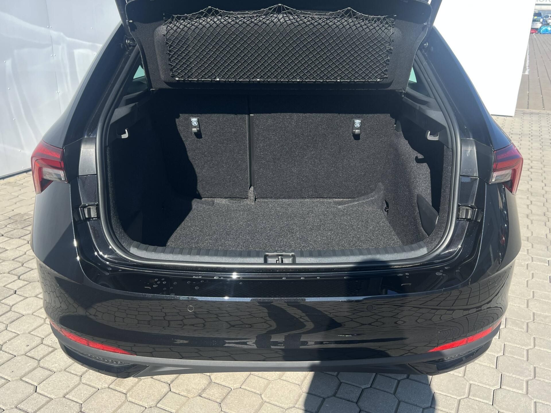 Škoda Scala, Dynamic 7DSG 1,0TSI - fotka 4