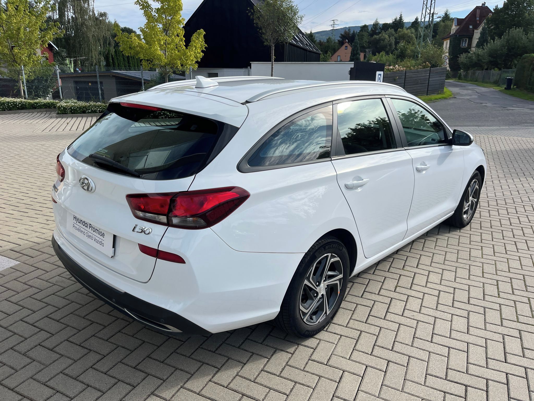 Hyundai i30, 1.5 CVVT 110k Family Comfort - fotka 6