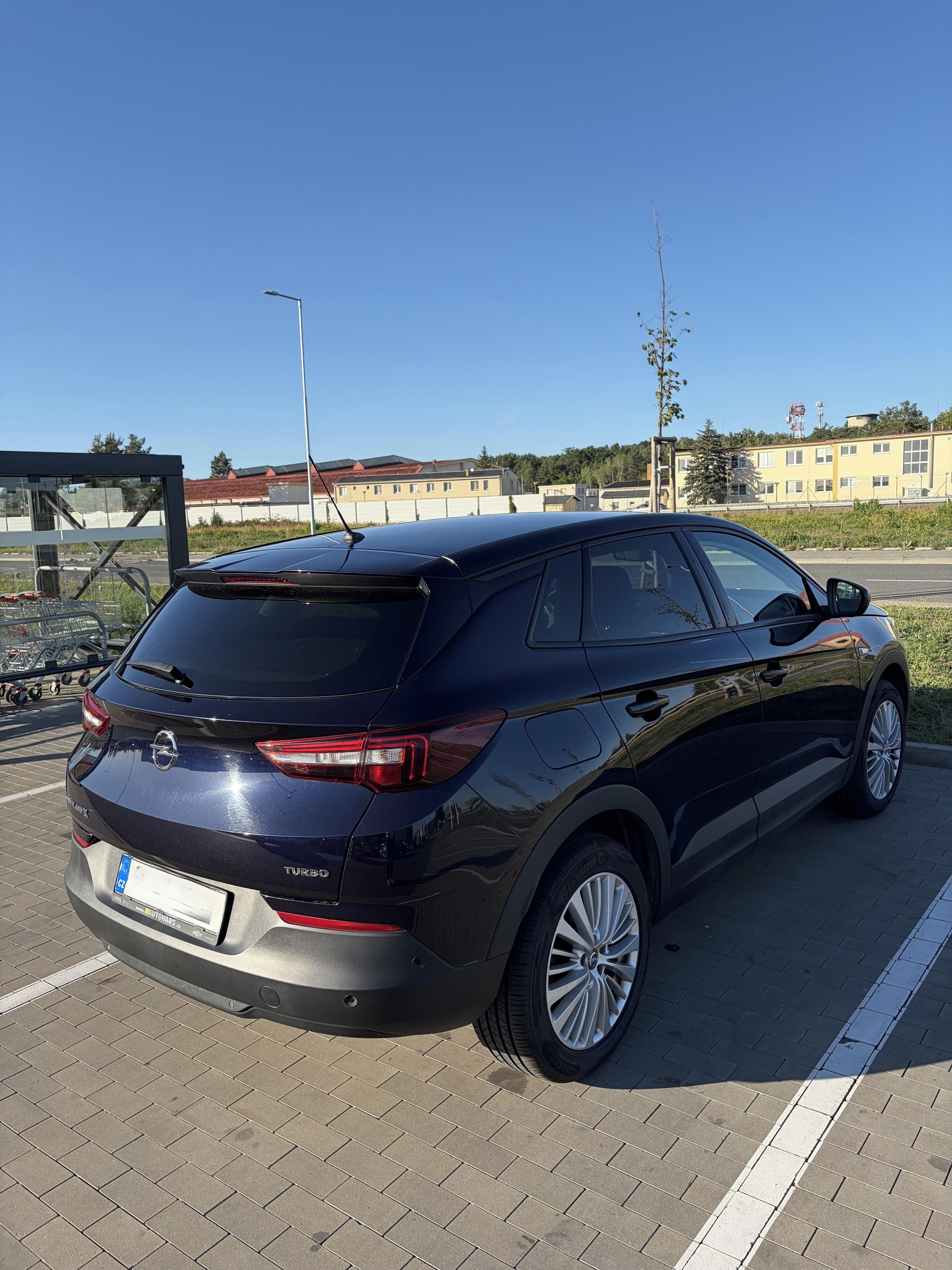 Opel Grandland X, 1,2 turbo 96kW, AT, ČR - fotka 3