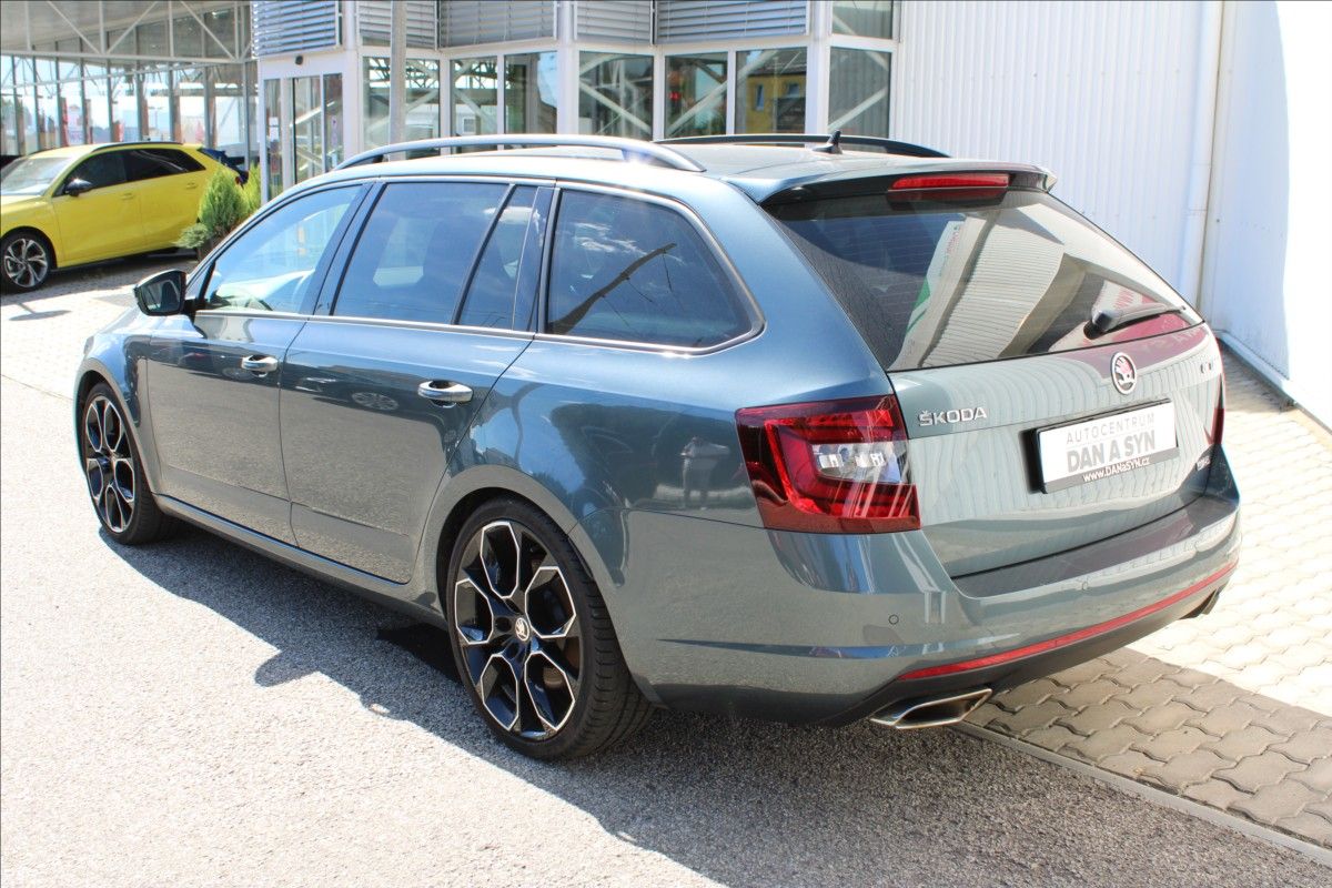 Škoda Octavia, 2,0 TSI 180kW RS 1.majitel - fotka 4