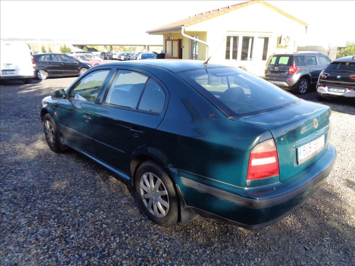 Škoda Octavia, 1,6 - fotka 4