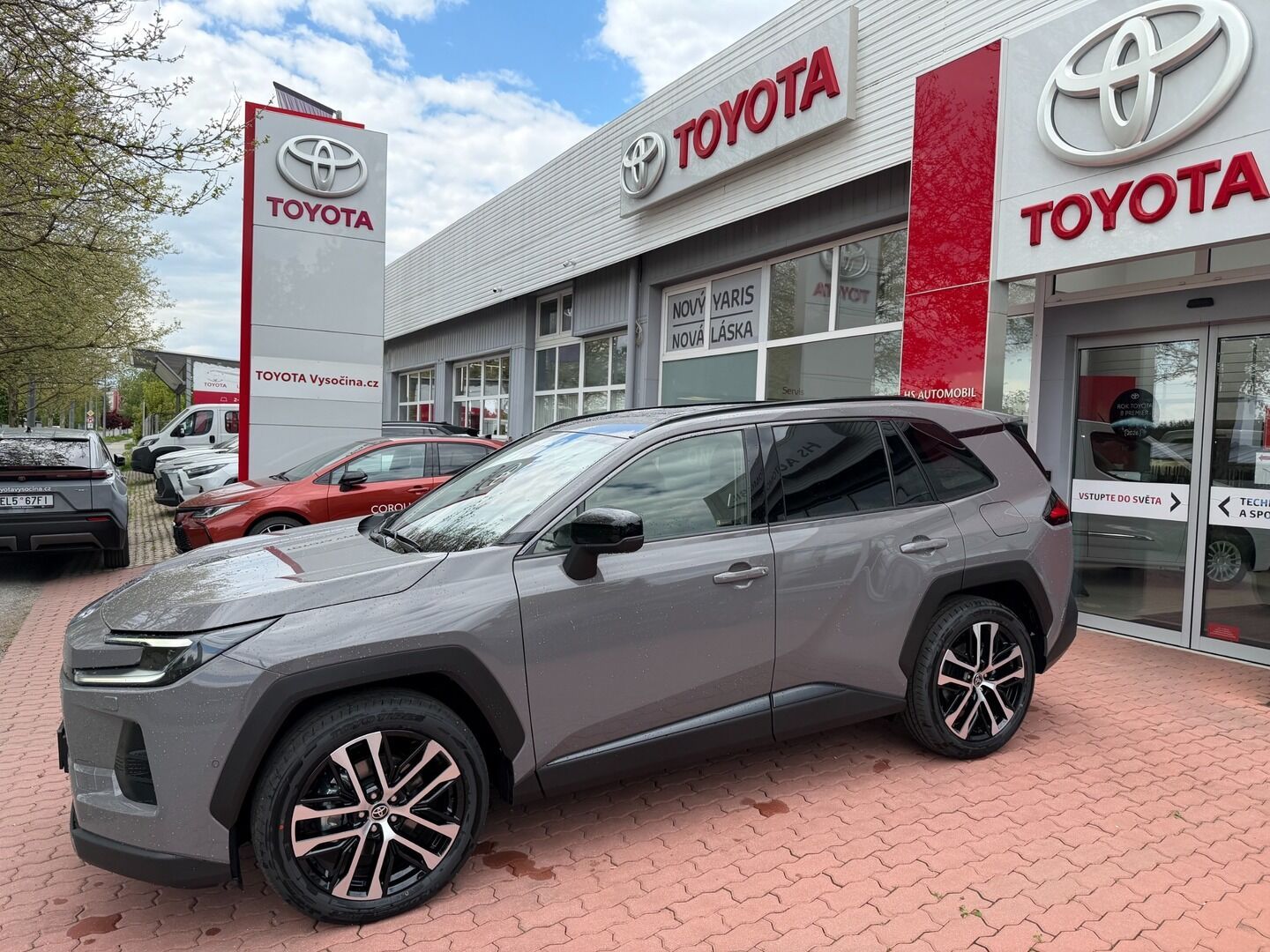 Toyota Rav4, 2.5 hybrid 4x4 Executive - fotka 2